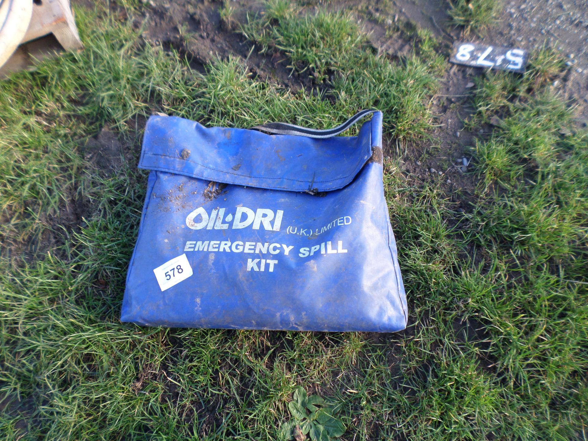 Oil Dri spill kit in bag NO VAT