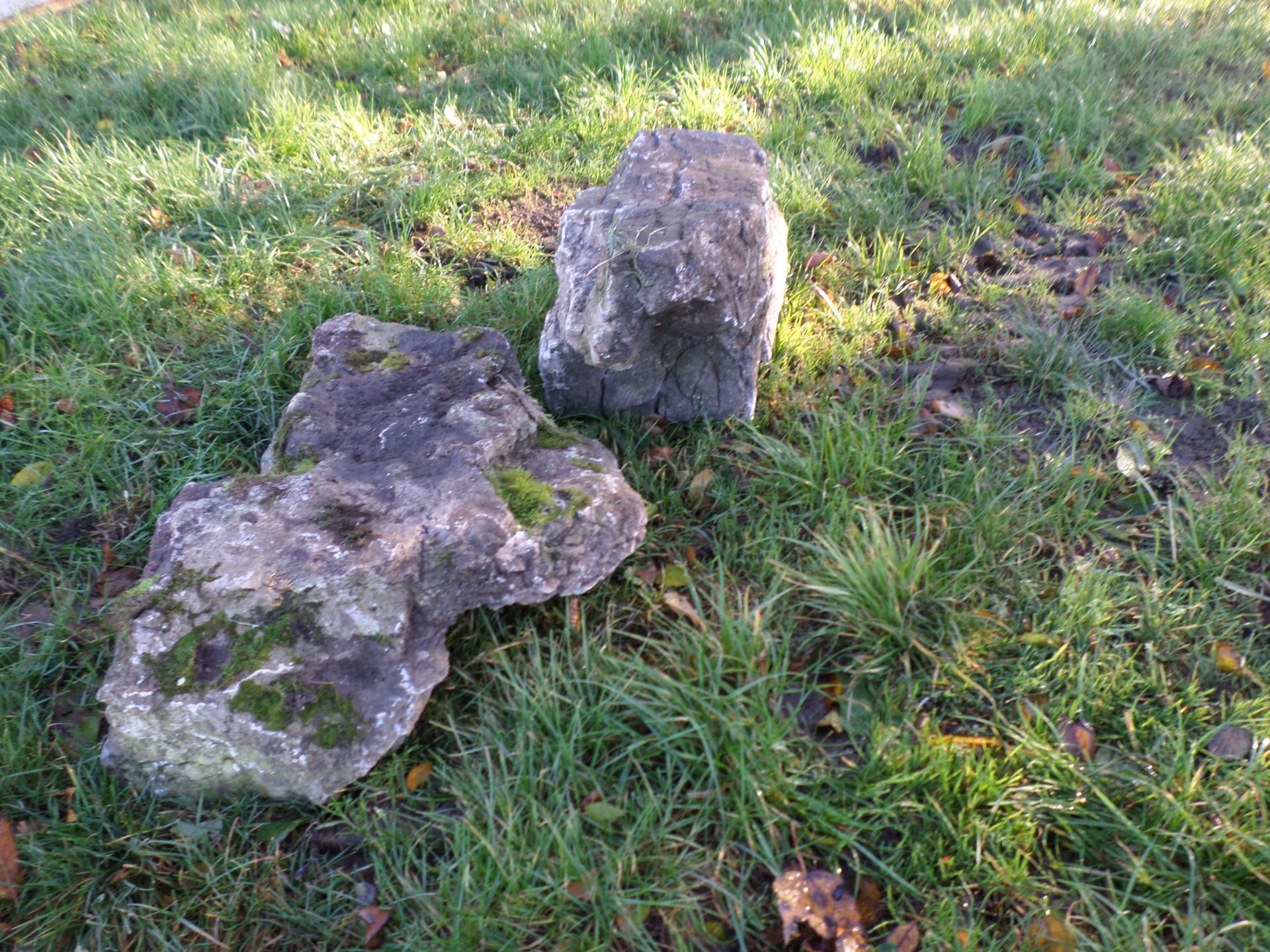 2 large garden stones NO VAT - Image 2 of 2