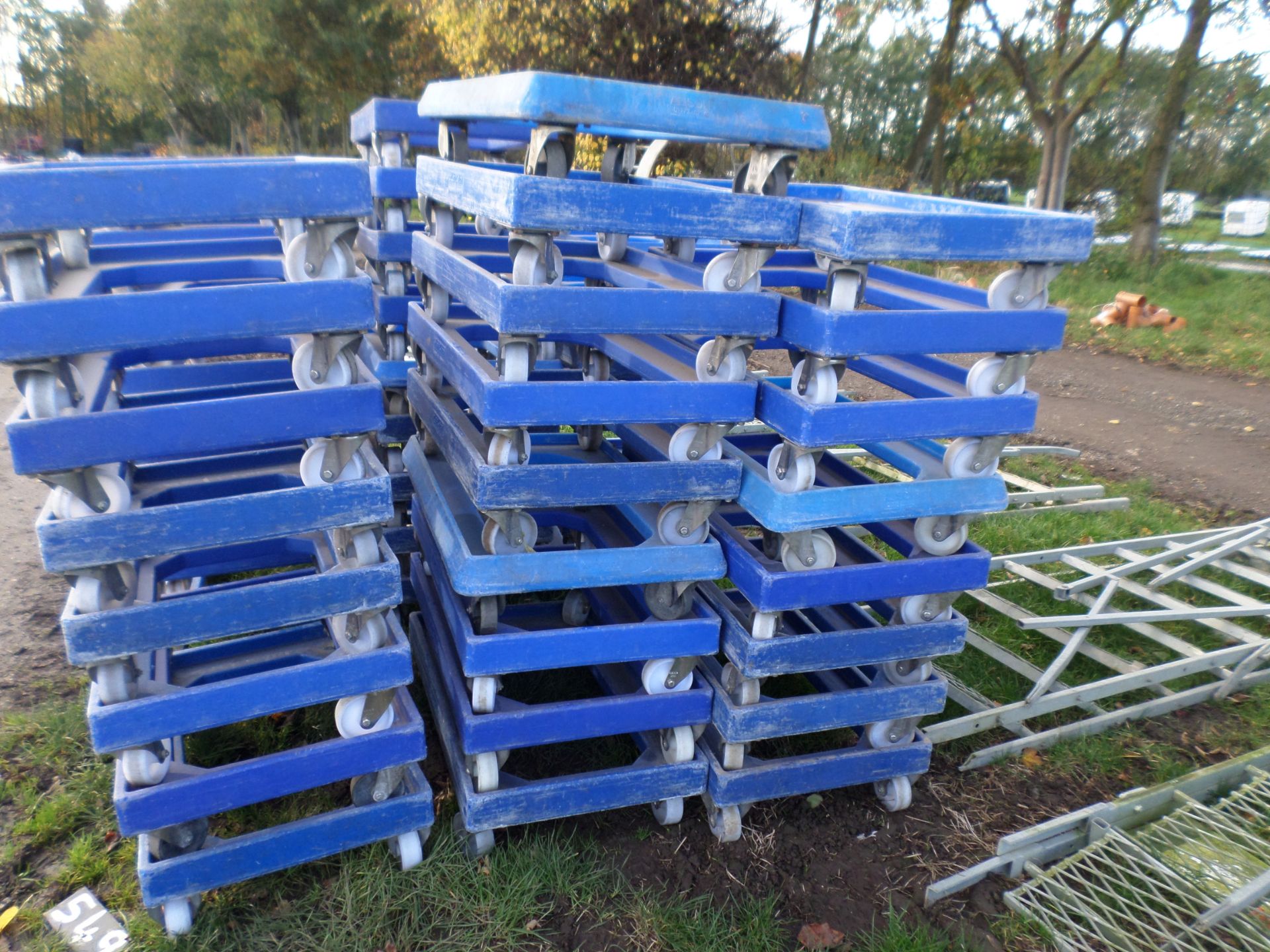 25 x plastic 4-wheel trolleys