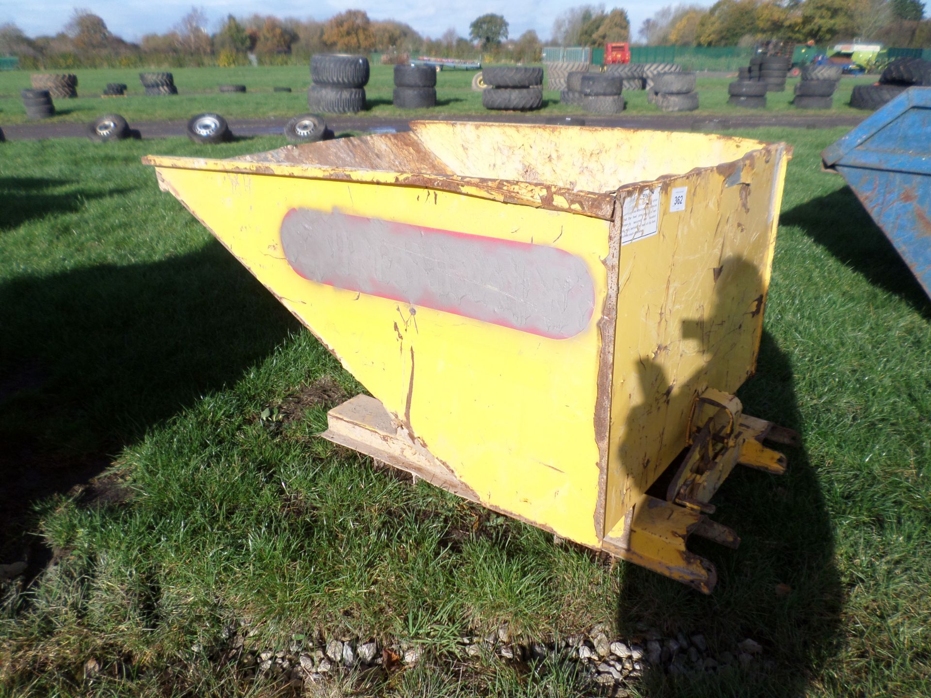 Tipping skip NO VAT