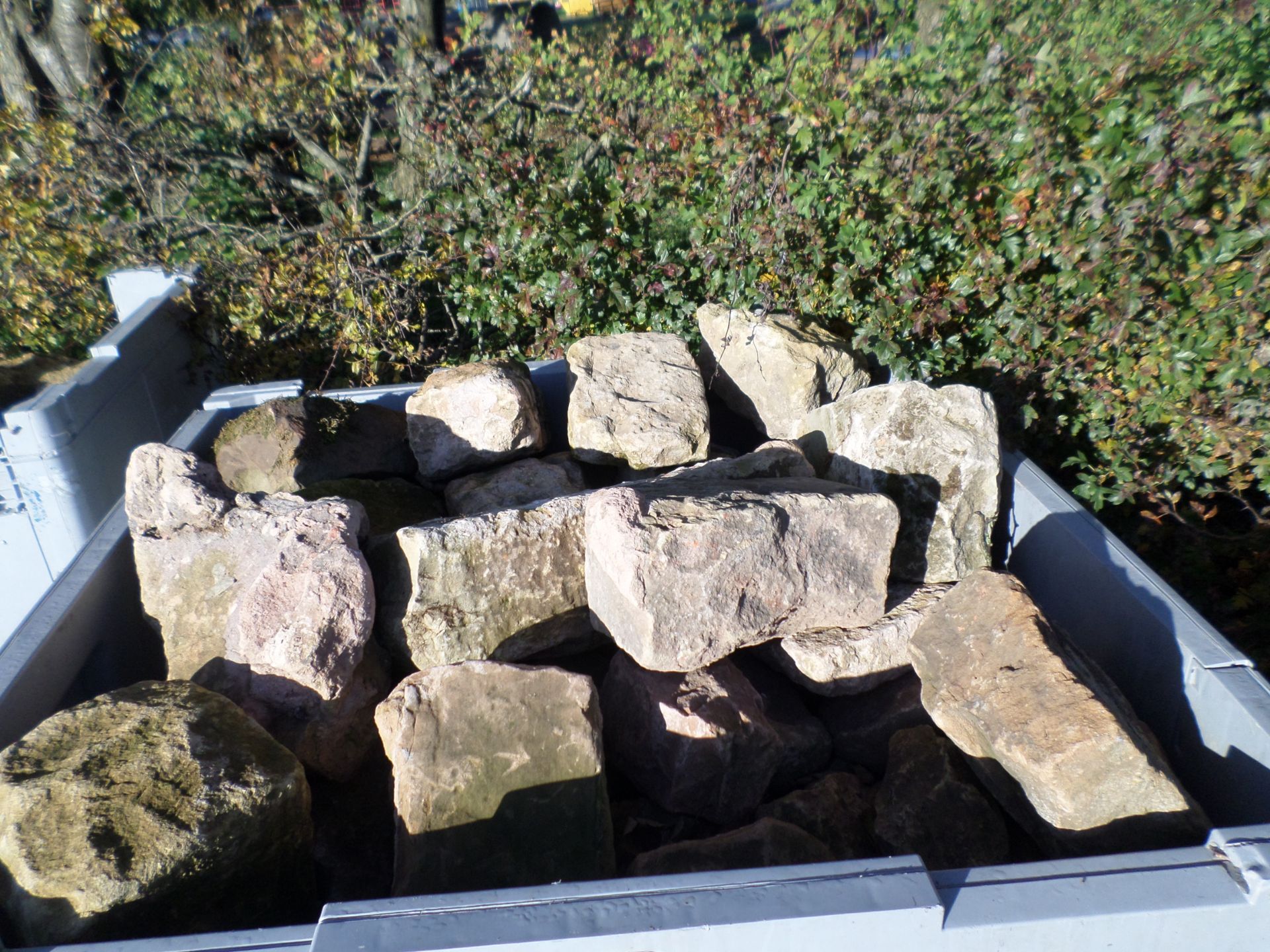 Pallet of building stone - Image 2 of 2