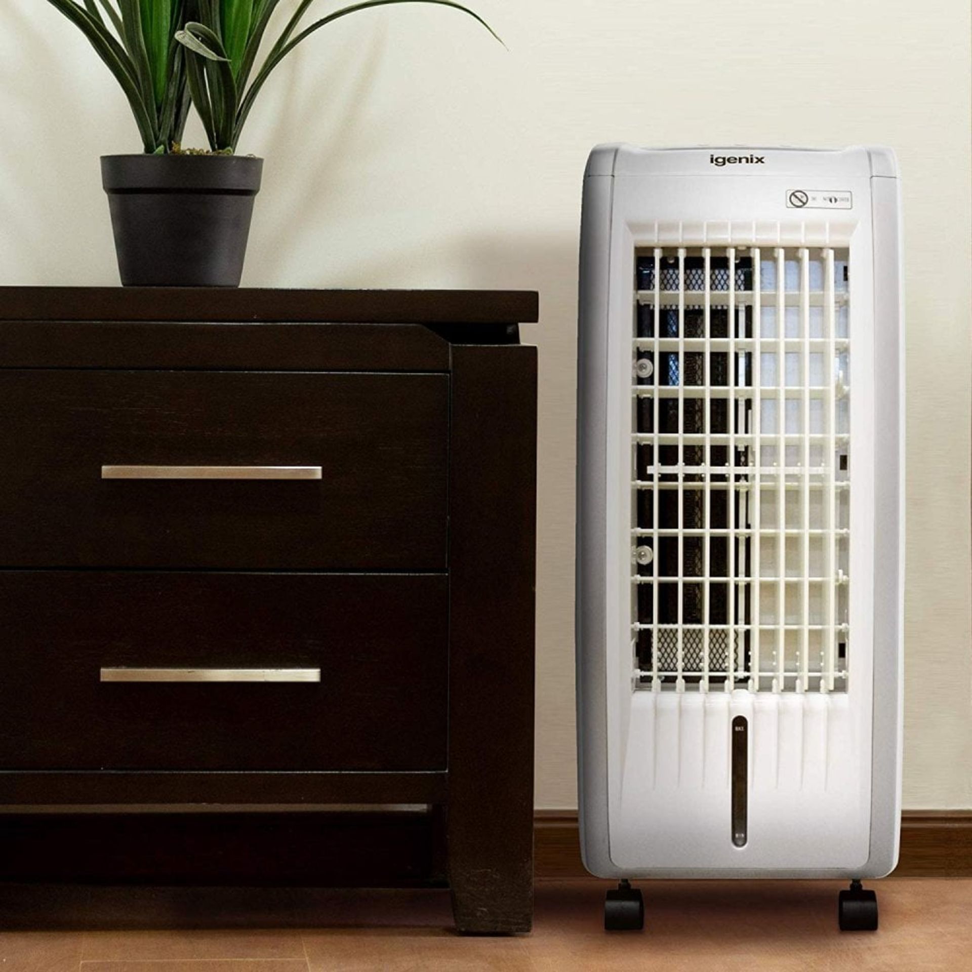 1 x Igenix IG9704 Portable 4-in-1 Evaporative Air Cooler with Fan Heater, Humidifier and Air - Image 5 of 7