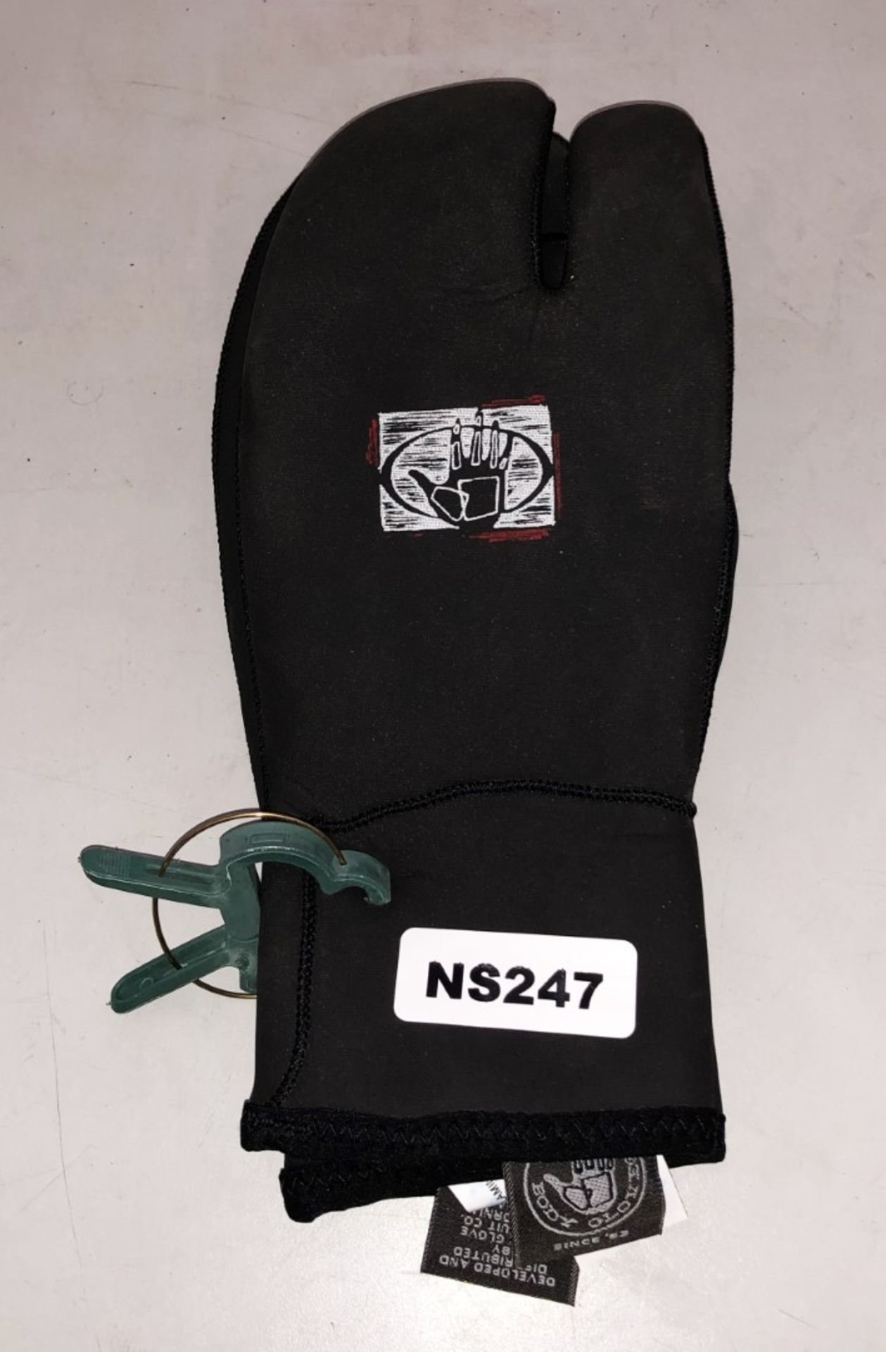 4 x Pairs Of Black Body Glove Claw Gloves - CL349 - Altrincham WA14 - Image 4 of 9