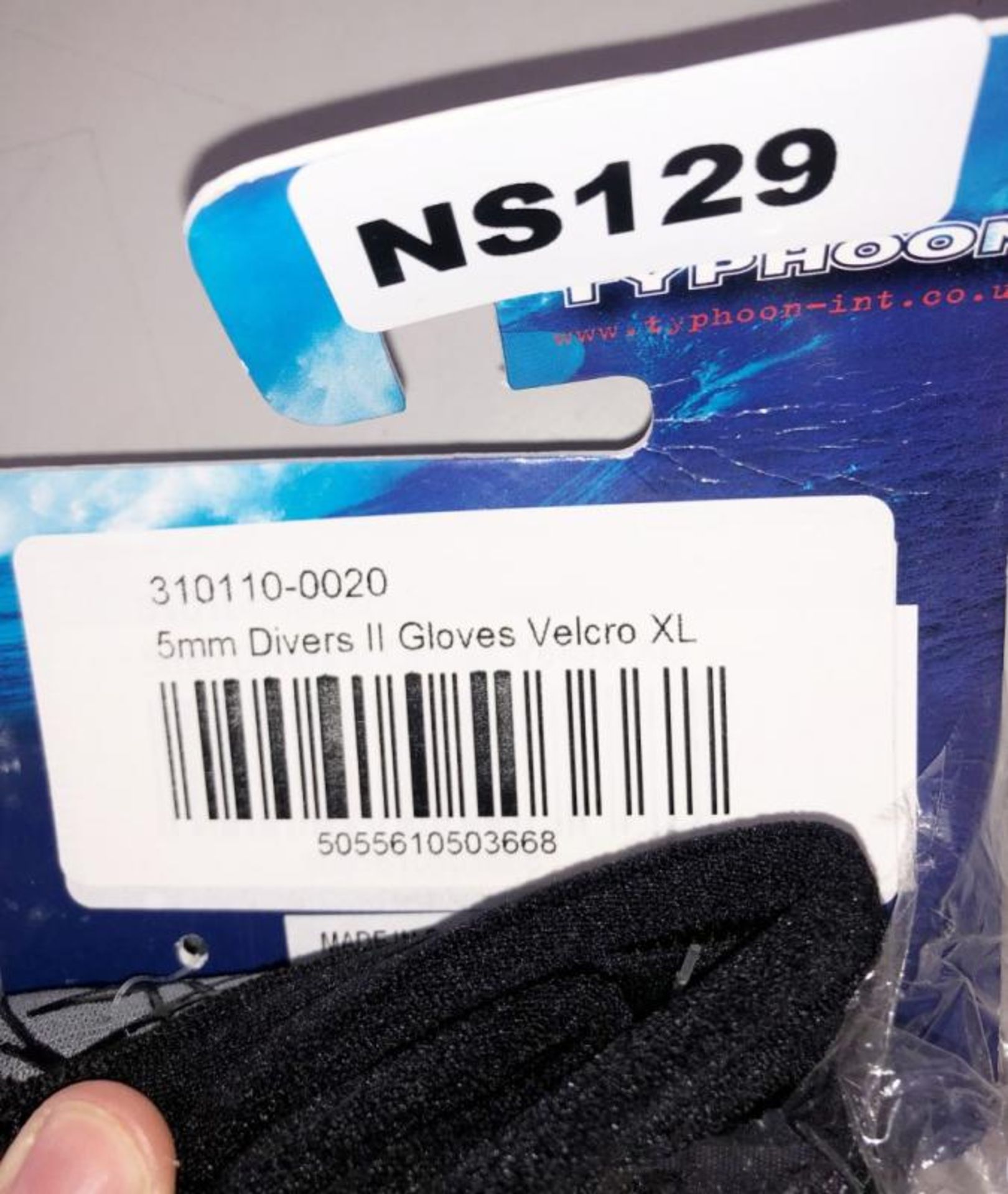 3 x New Pairs Of Typhoon 5mm Divers Velcro Gloves - Ref: NS129, NS130, NS131 - CL349 - Location: Alt - Image 6 of 12