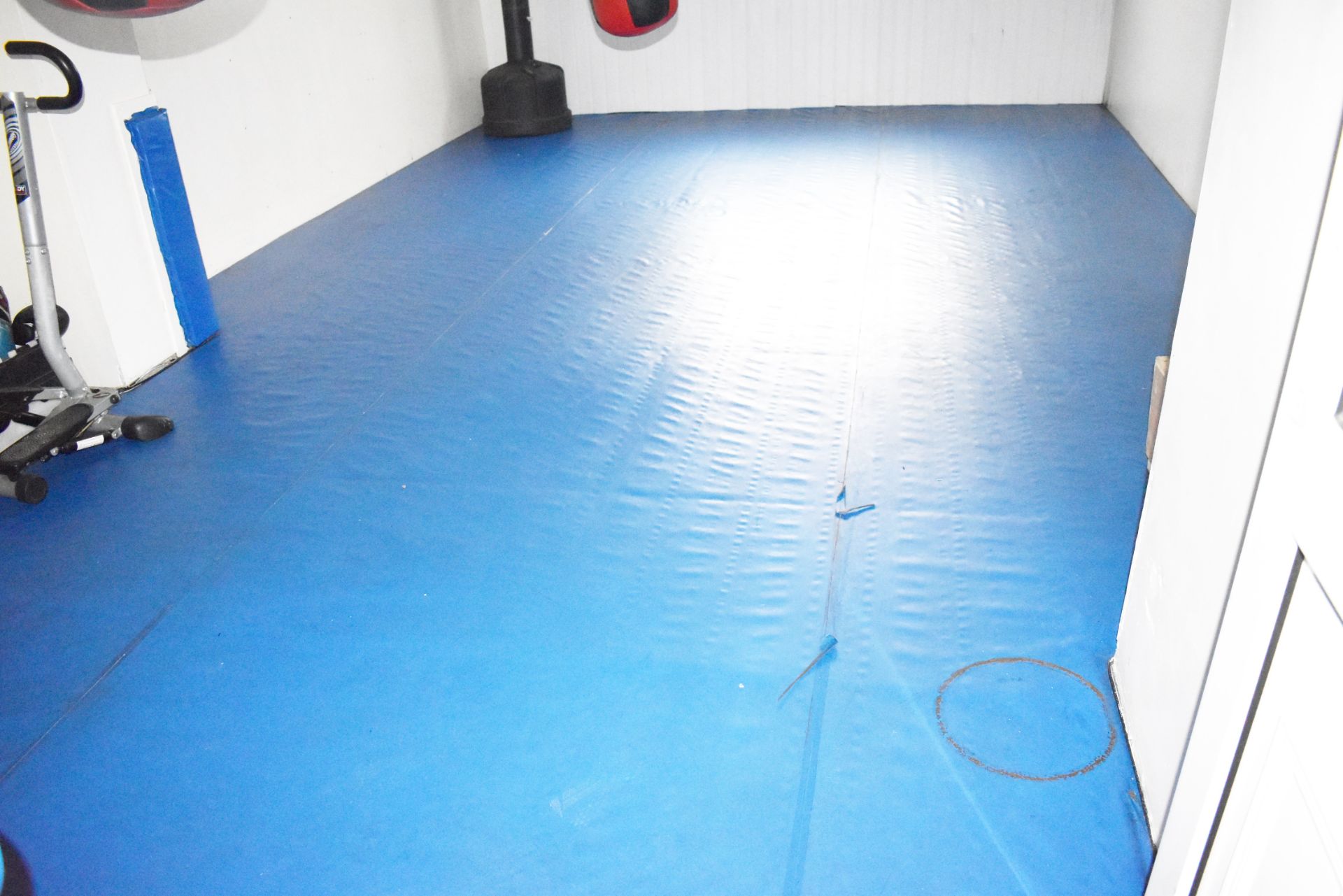 1 x Martial Arts Padded Floor With Easy Clean Surface - Good Condition - Total Width 420cms x - Image 2 of 7