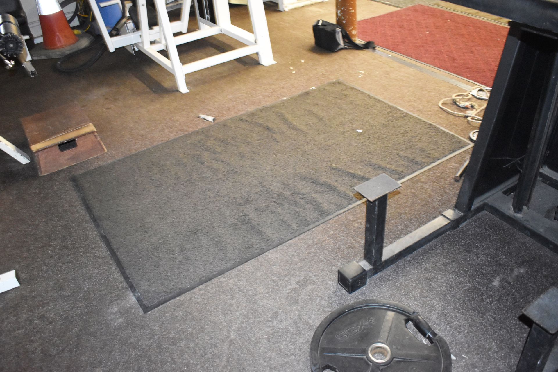 Contents of Bodybuilding and Strongman Gym - Includes Approx 30 Pieces of Gym Equipment, Floor Mats, - Image 94 of 95