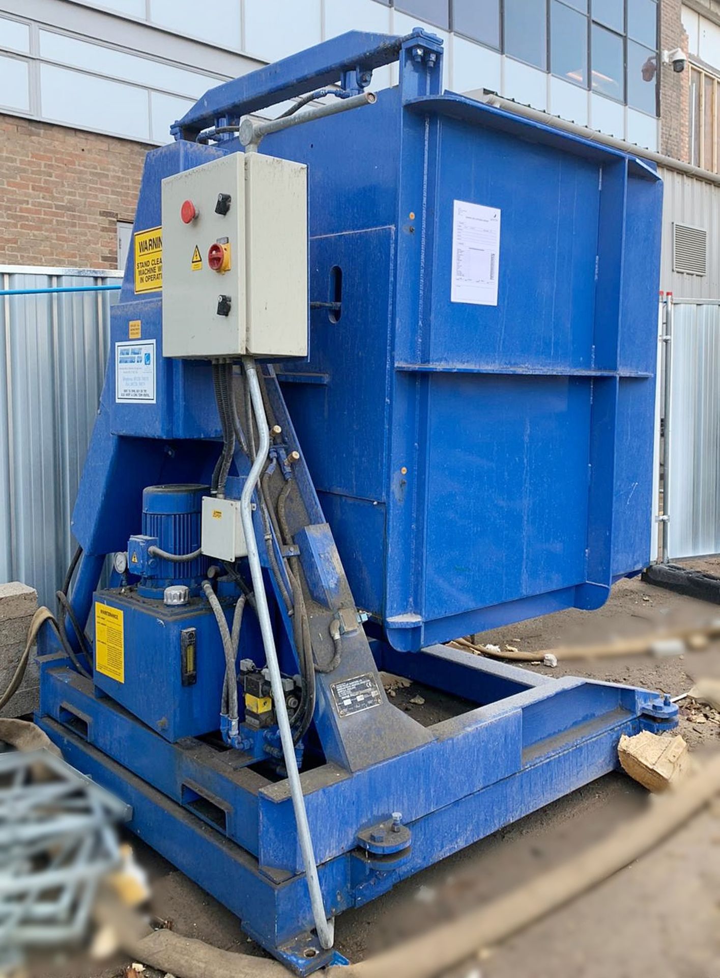 1 x Industrial Pallet Invertor - CL417 - Location: Dagenham, East London - Image 4 of 4