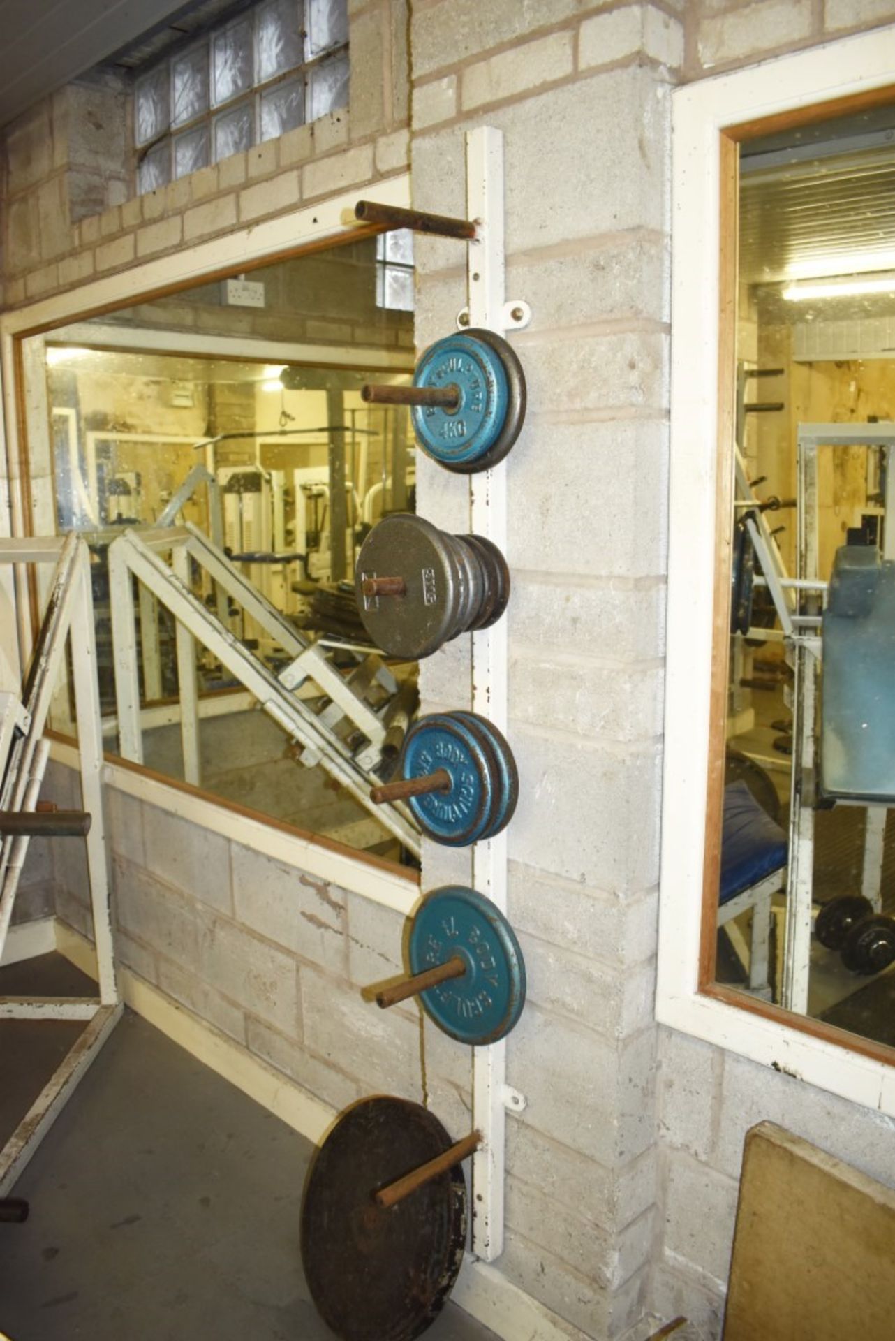 Approx 700 x Weight Lifting Weight Discs, 70 x Weight Lifting Bars, 32 x Weight Dumbells, 15 x - Image 22 of 40