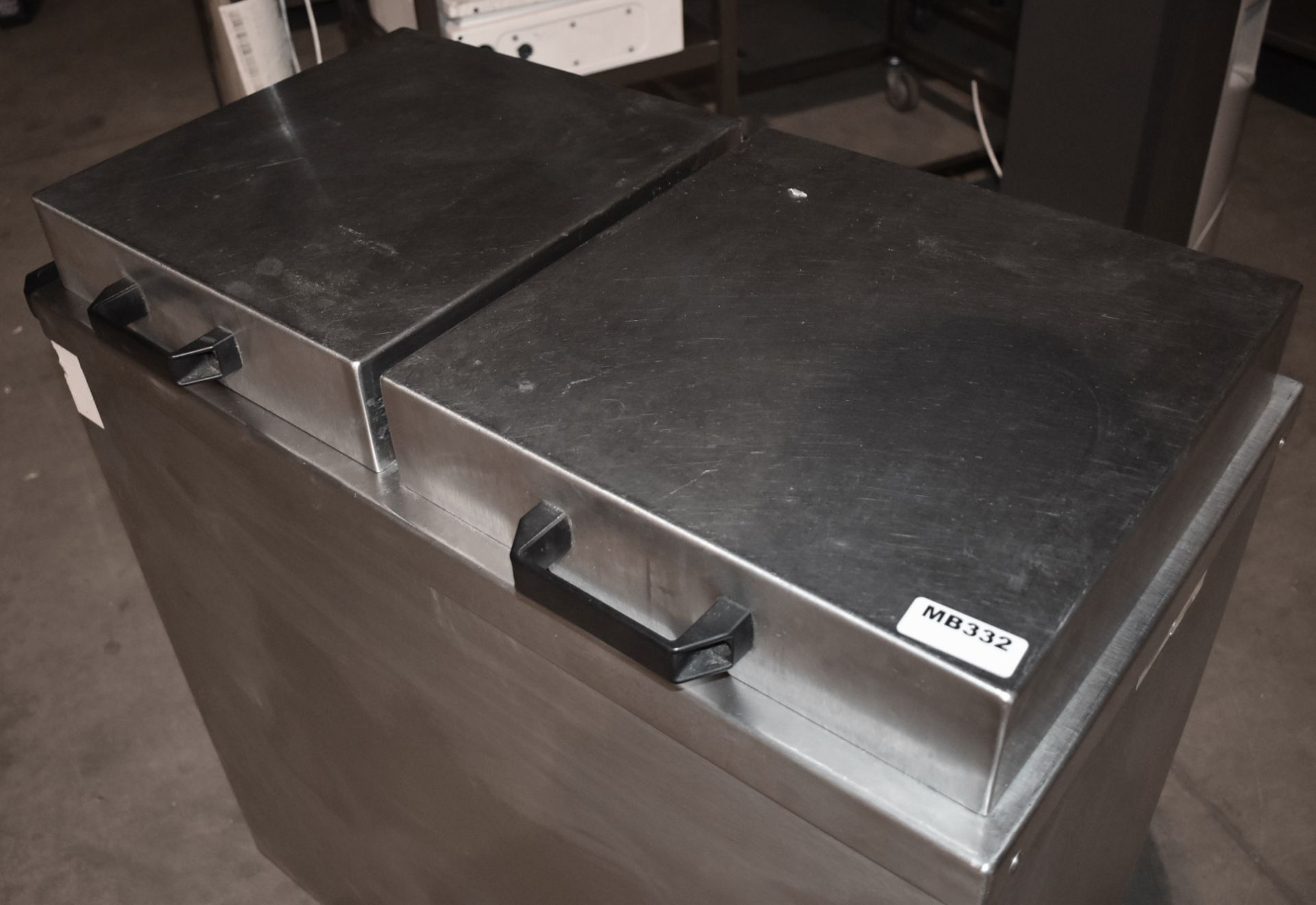 1 x Stainless Steel Twin Chamber Mobile Plate Warmer With Chamber Lids - Approx 280 Plate Capacity - - Image 5 of 7