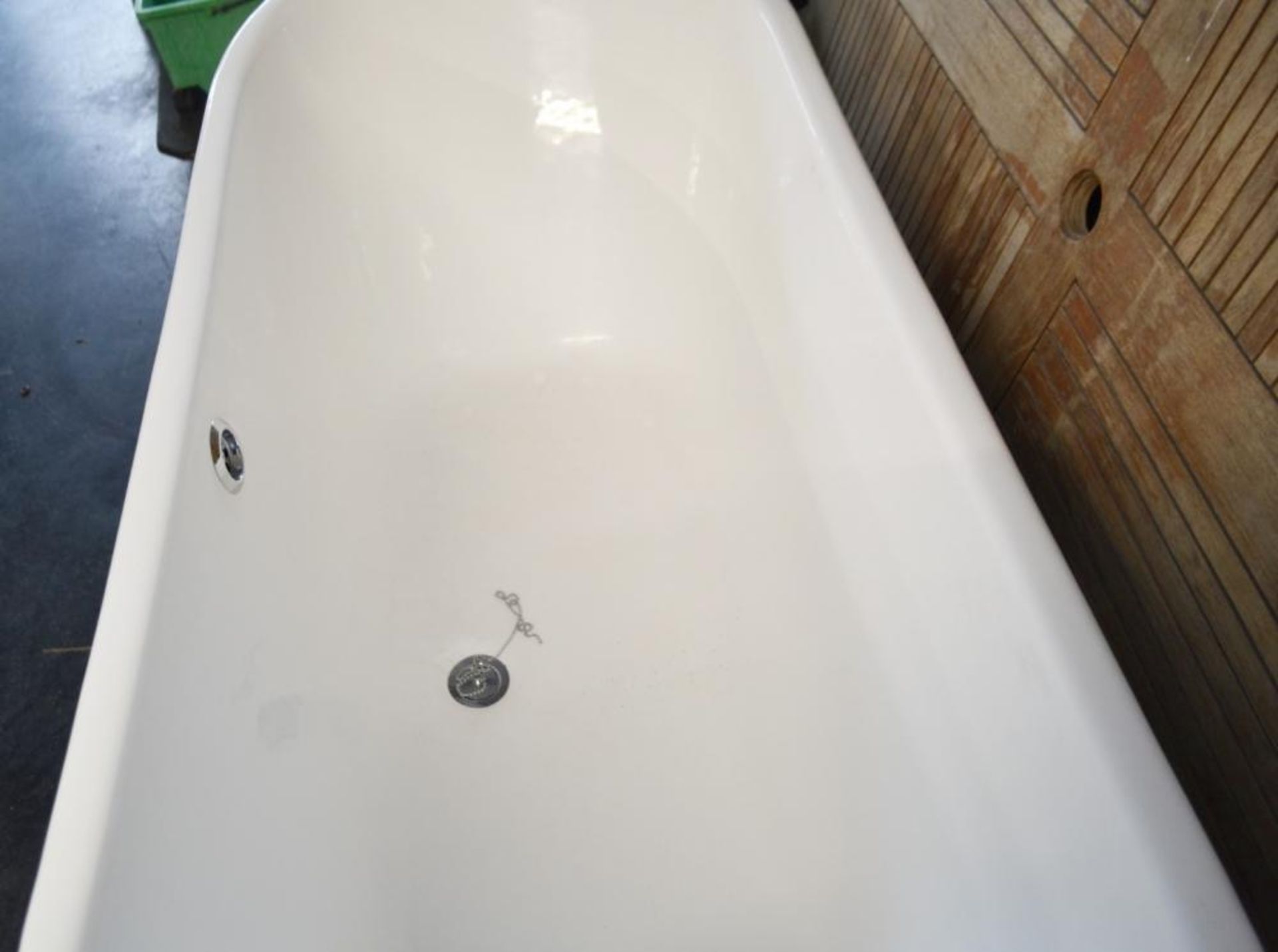 1 x Cast Iron Bath With Stainless Steel Exterior - CL439 - Location: Ilkey LS29 - Used In Good Condi - Image 5 of 8