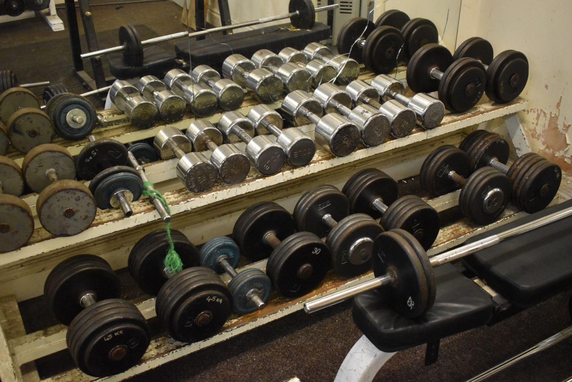 Approx 700 x Weight Lifting Weight Discs, 70 x Weight Lifting Bars, 32 x Weight Dumbells, 15 x - Image 12 of 40