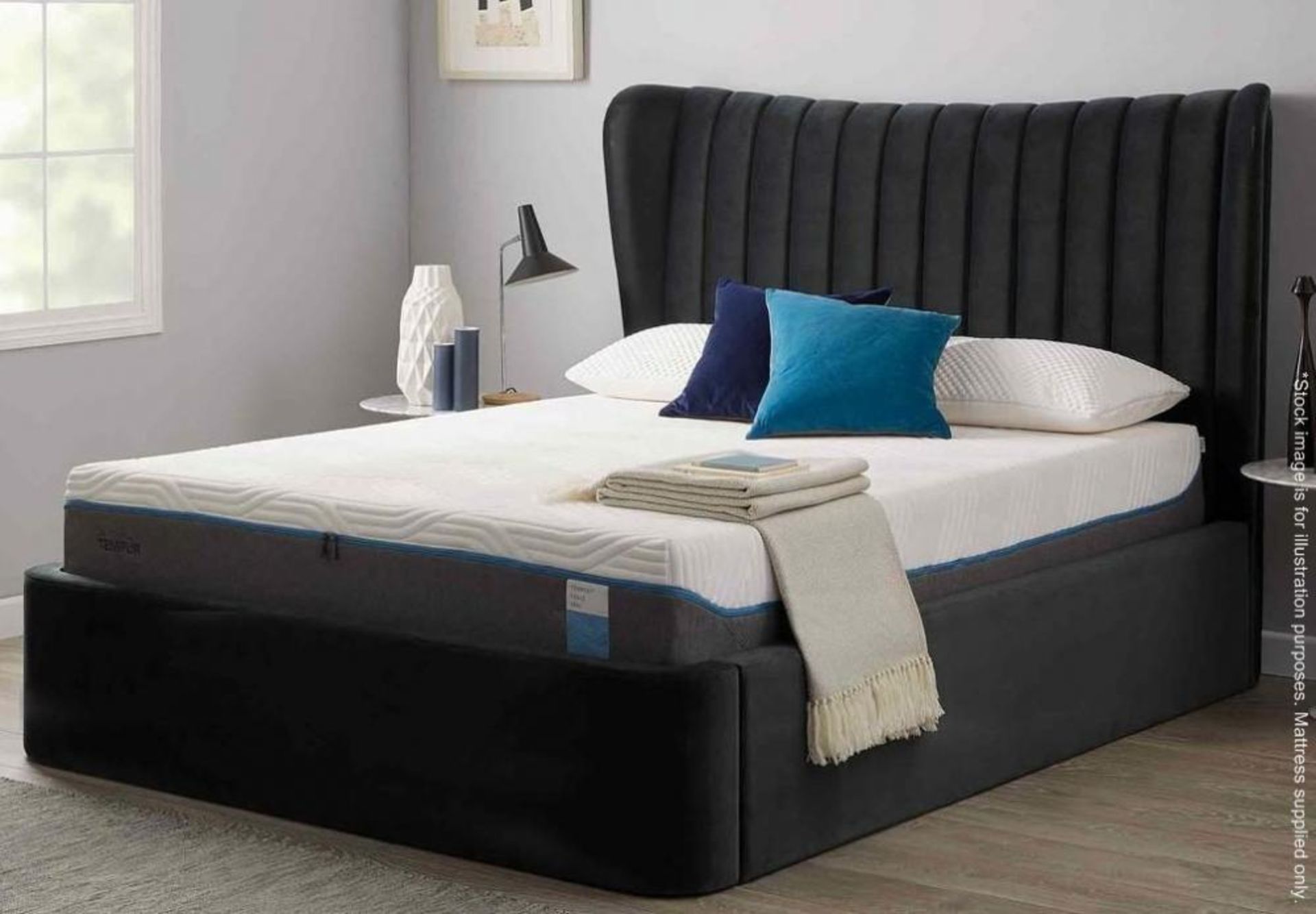 1 x TEMPUR 'Elite 25 Cloud' Memory Foam Mattress - Dimensions**: 180x200x25cm - Original RRP £2,226