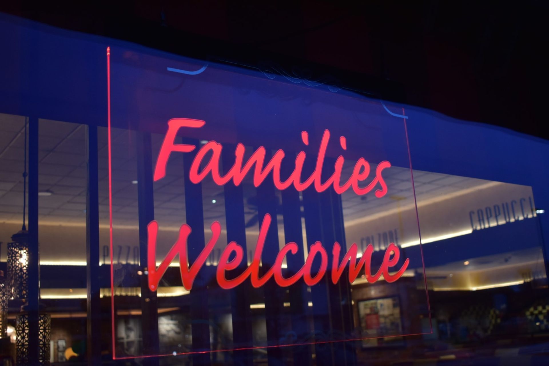 1 x Neon Effect FAMILIES WELCOME Illuminated Sign - 67 x 55 cmsCL470 - Location: Crawley - Bild 2 aus 2