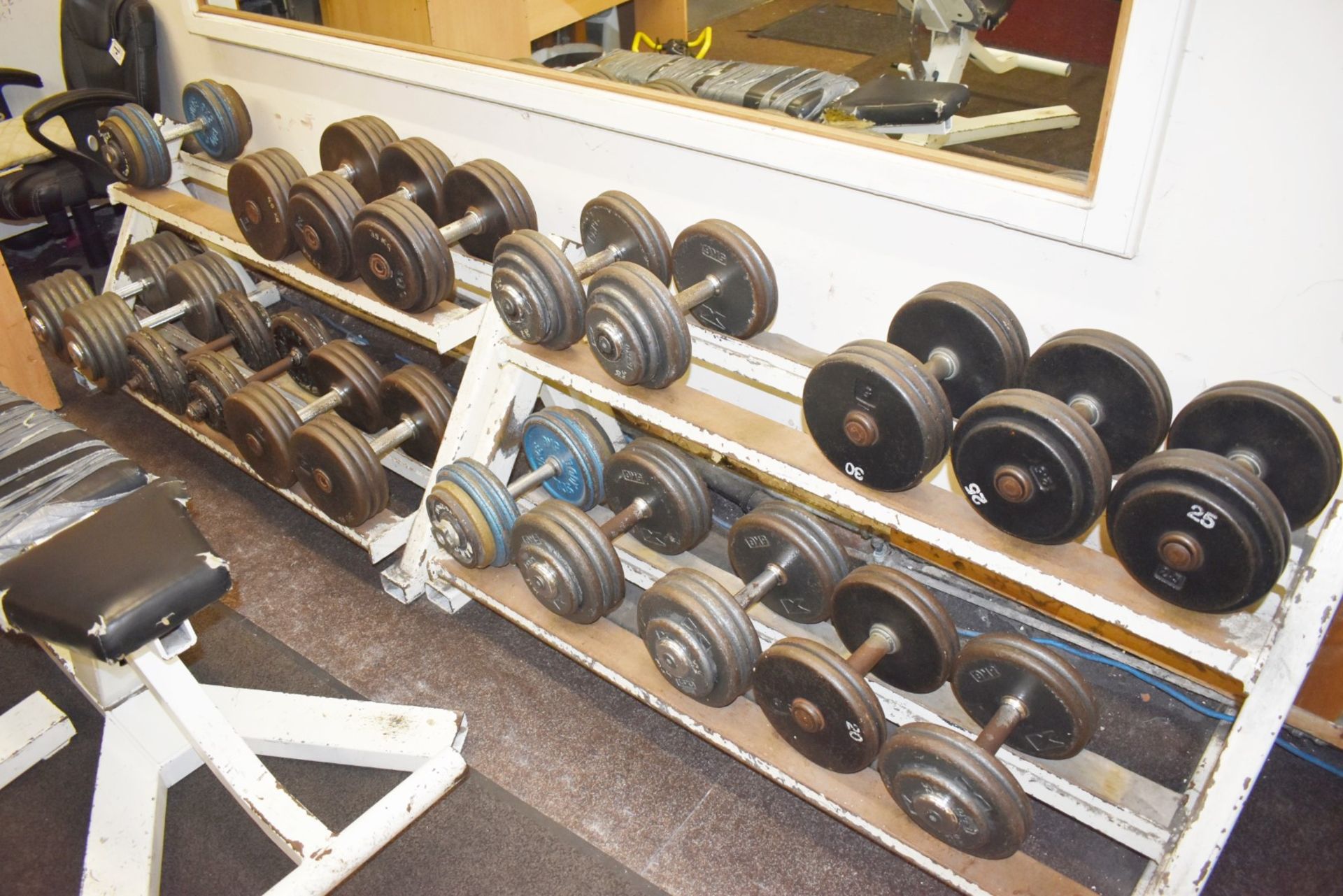 Approx 700 x Weight Lifting Weight Discs, 70 x Weight Lifting Bars, 32 x Weight Dumbells, 15 x