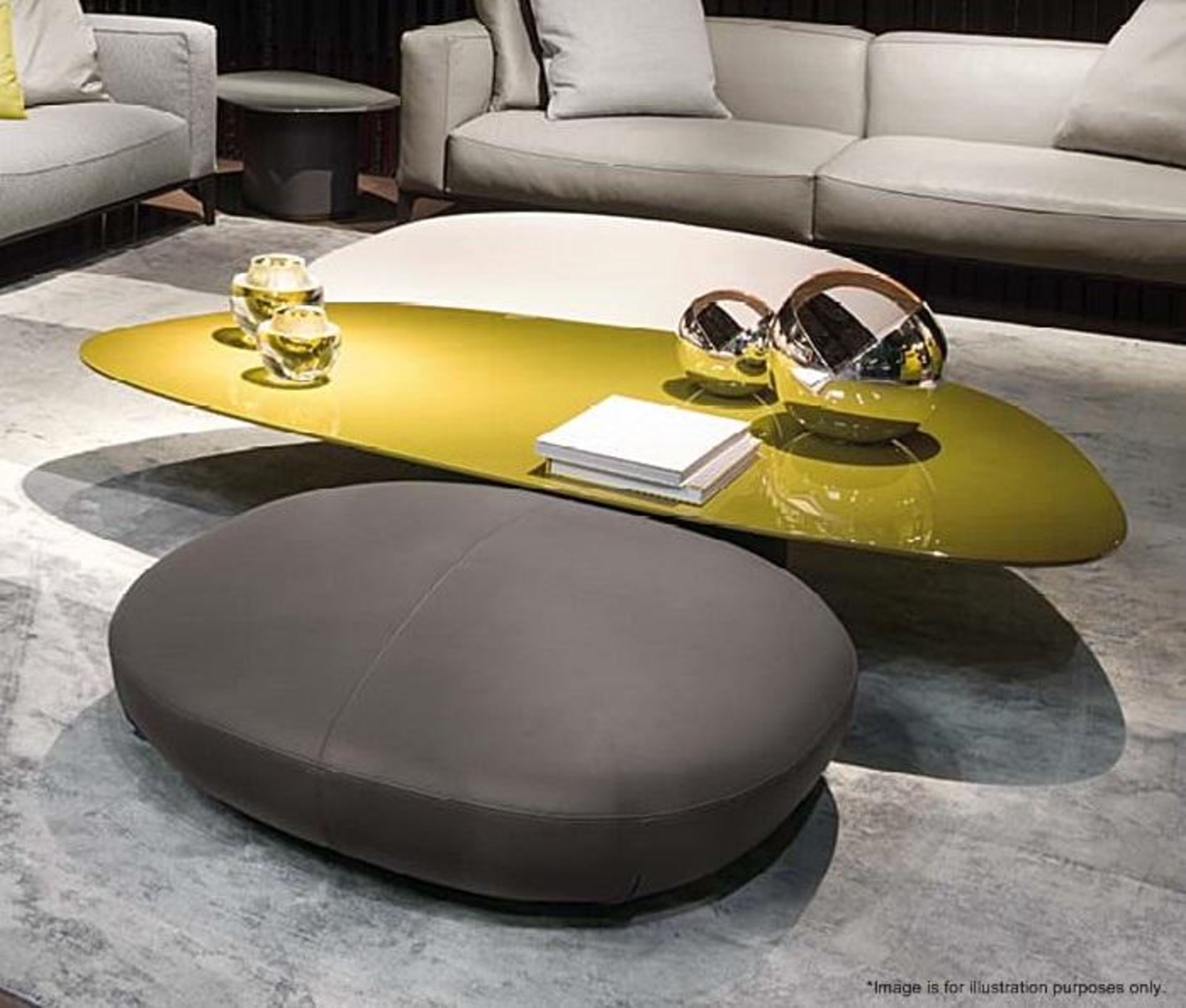 1 x Giorgetti 'Galet' Leather Upholstered Designer Table - Dimensions: 135 x 100cm - Ref: 5747490 P2