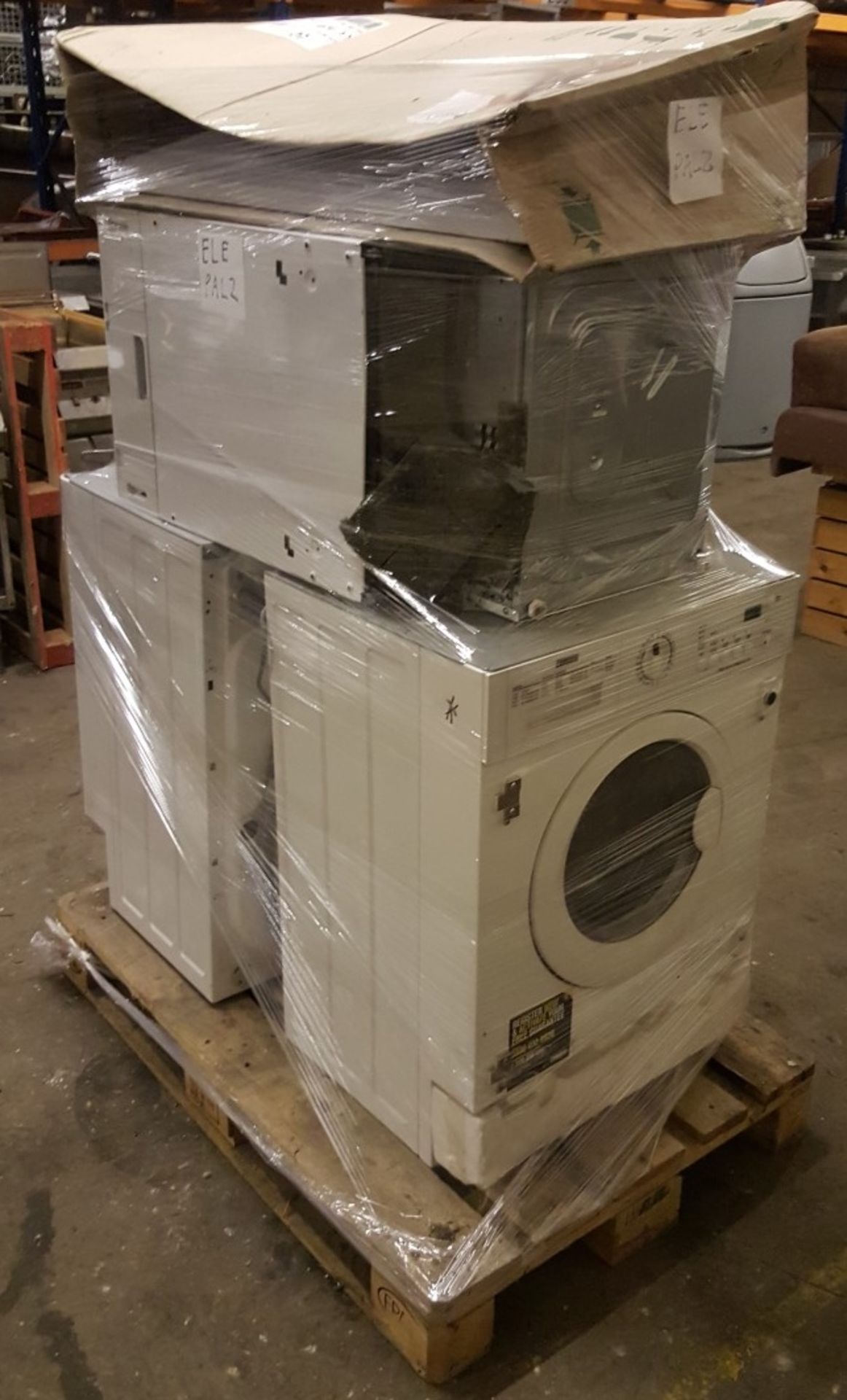 1 x Assorted Pallet of Domestic Appliances - Includes Washing Machines, Dishwasher & More - Image 2 of 9