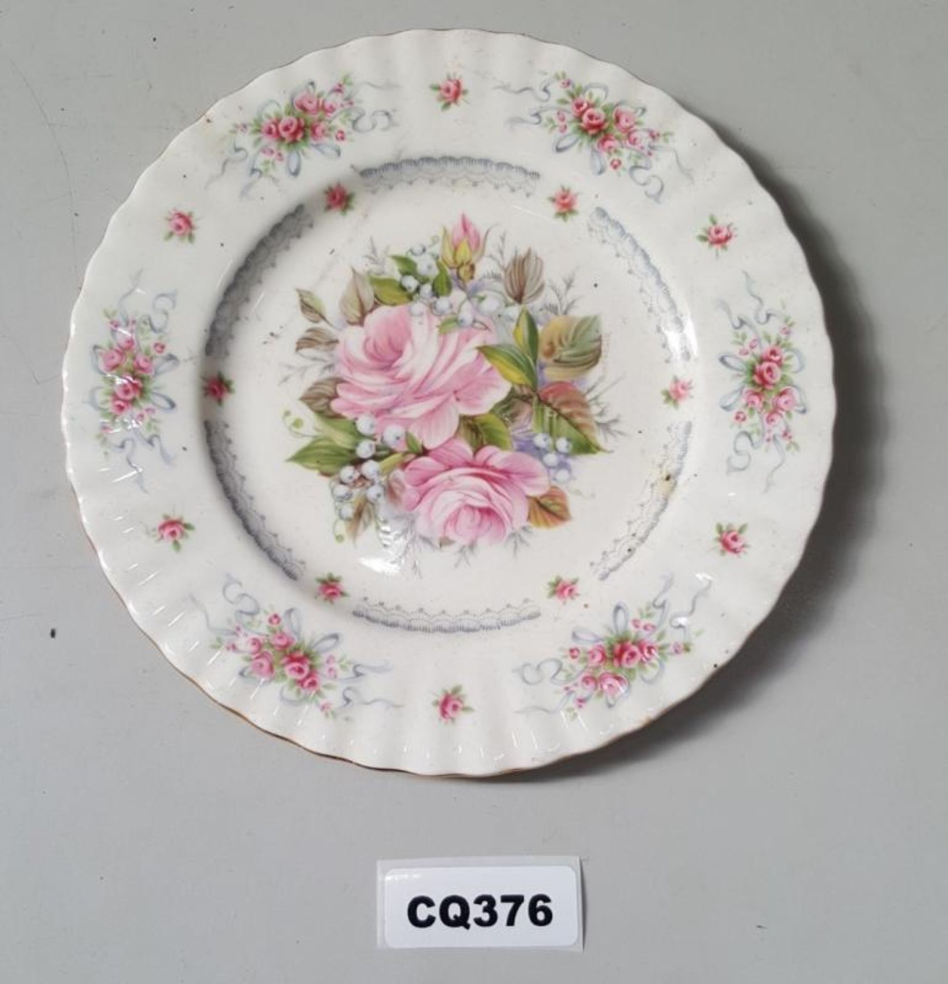 1 x ROYAL ALBERT HAPPY BIRTHDAY FIRST EDITION PLATE - PINK ROSE DESIGN - Ref CQ376 E - Dimensions:D