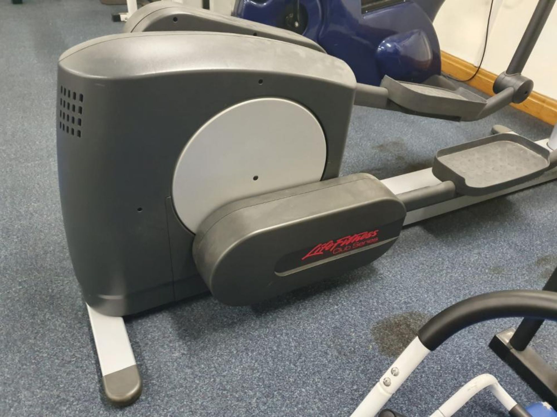 1 x Life Fitness My Personal Trainer Club Series Elliptical Cross Trainer - Professional Gym / Sport - Image 6 of 11