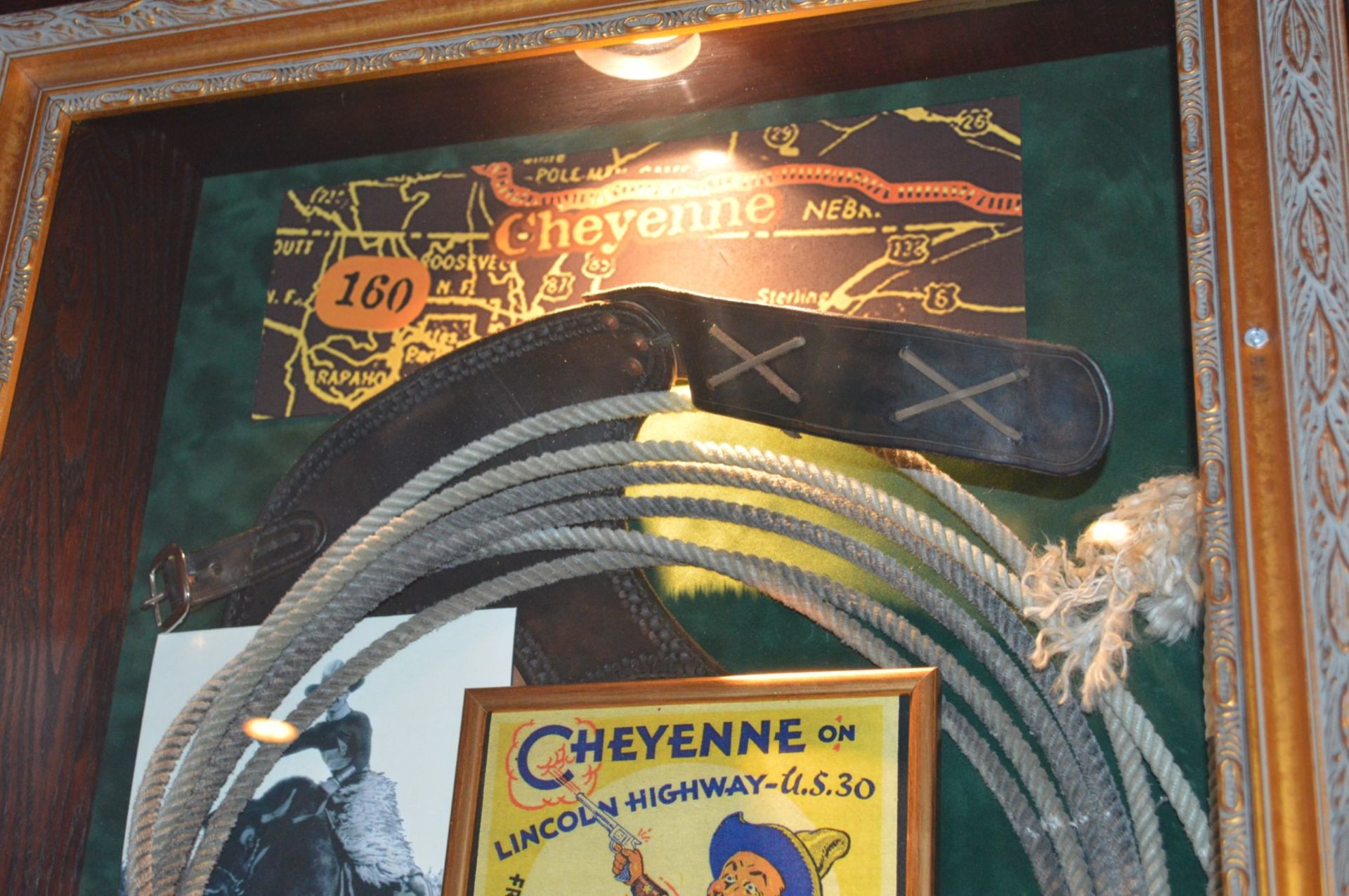 1 x Americana Wall Mounted Illuminated Display Case - CHEYENNE LINCOLD HIGHWAY - Includes Various - Image 2 of 6