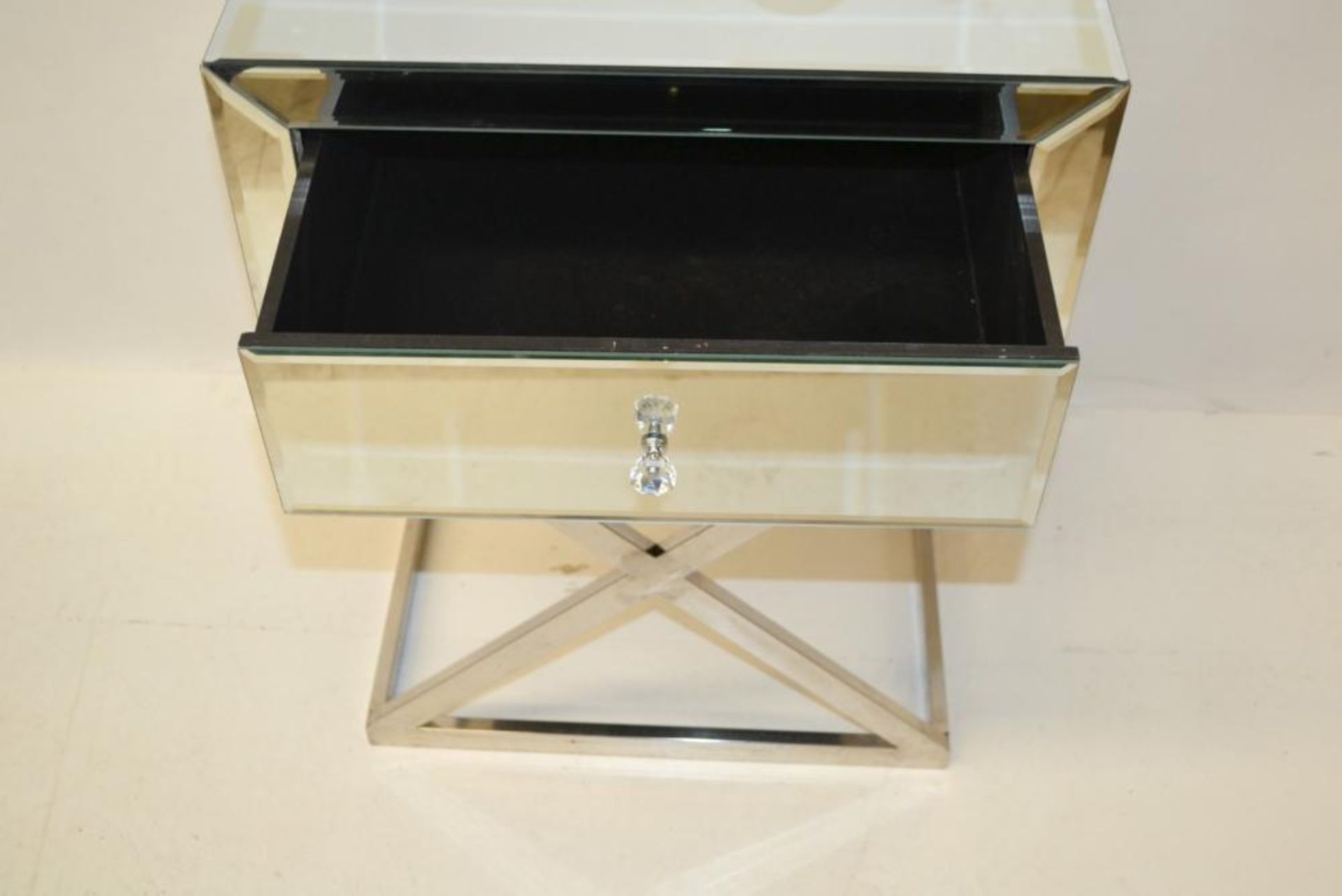 2 x Mirrored Glass Side Tables - Ref: BLT377 - CL380 - NO VAT - Location: Altrincham WA14 - Image 7 of 15