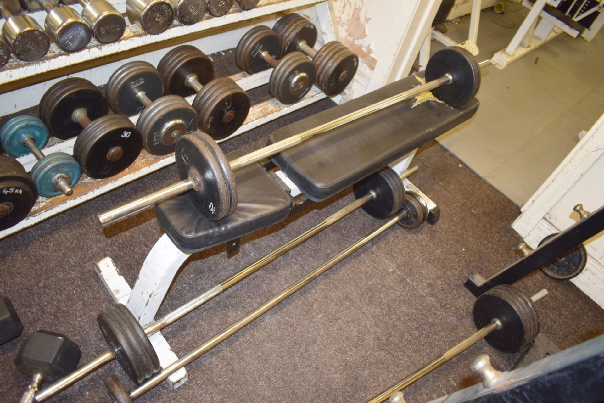 Approx 700 x Weight Lifting Weight Discs, 70 x Weight Lifting Bars, 32 x Weight Dumbells, 15 x - Image 33 of 40