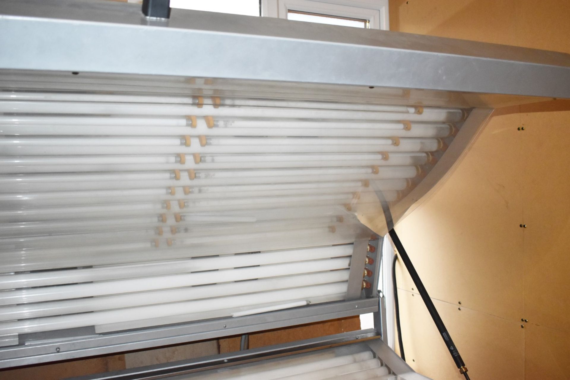 2 x Tanning Sunbeds to Include 1 x Laydown Sunbed and 1 x Standing Sunbed - Ideal For Gyms, Sunbed - Image 6 of 24