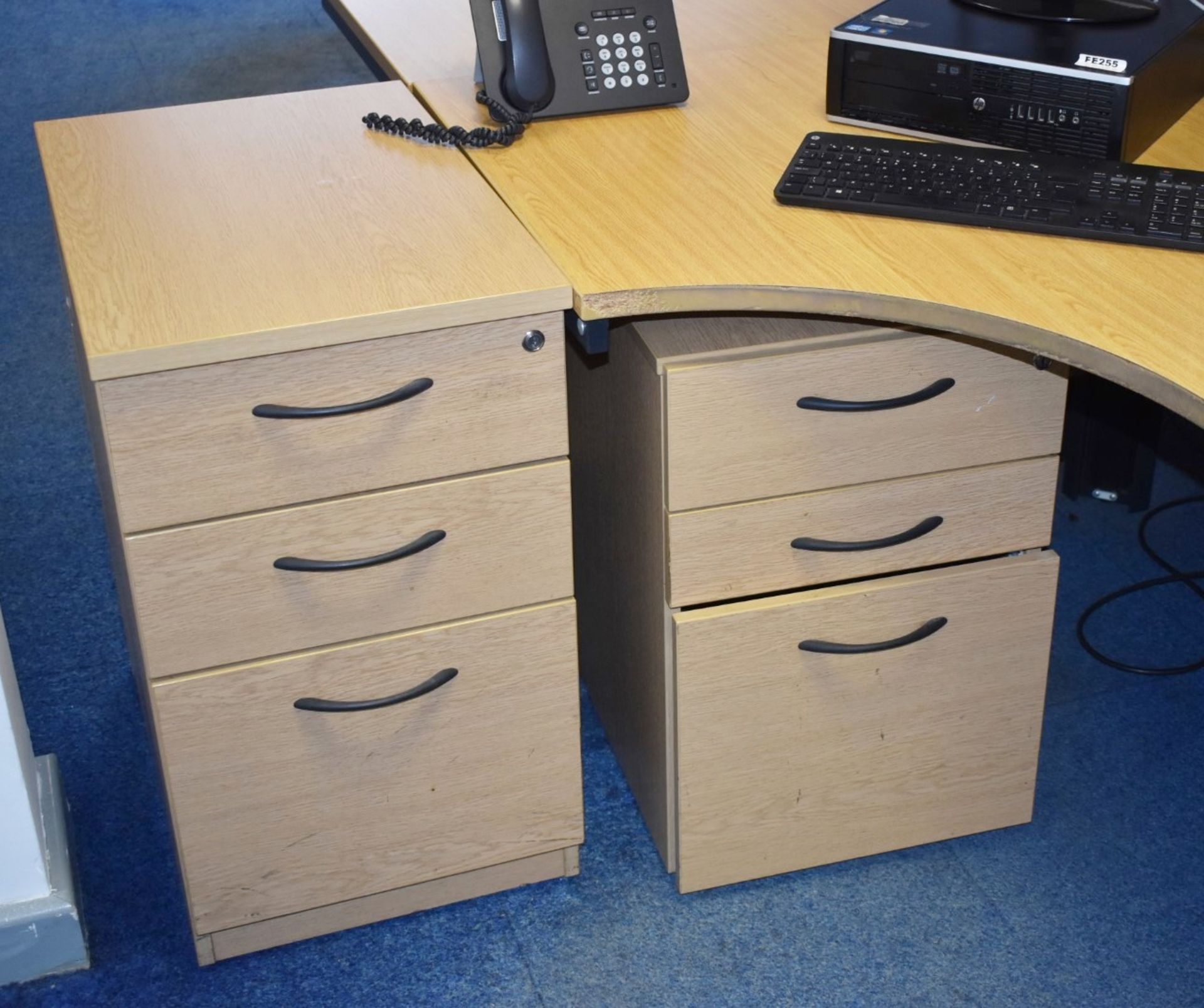 11 x Assorted Pieces of Office Furniture - Includes Desk, Chair, Pedestals, Filing Cabinet, - Image 6 of 8