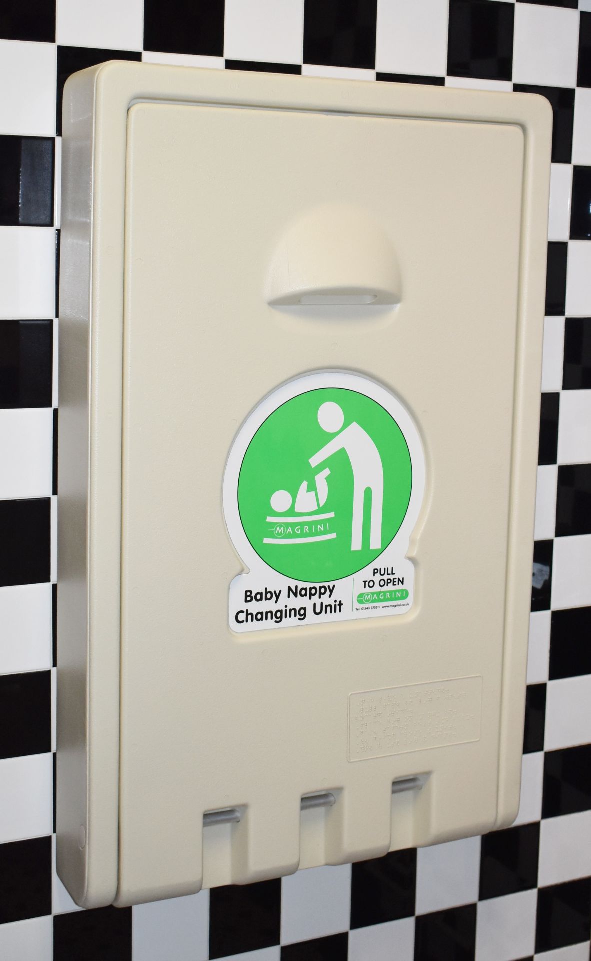 1 x Magrini Wall Mounted Baby Nappy Changing Unit - CL470 - Location: Crawley RH10Please note that - Bild 2 aus 3