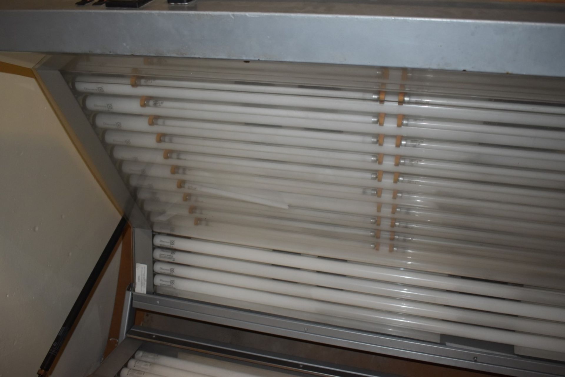2 x Tanning Sunbeds to Include 1 x Laydown Sunbed and 1 x Standing Sunbed - Ideal For Gyms, Sunbed - Image 5 of 24