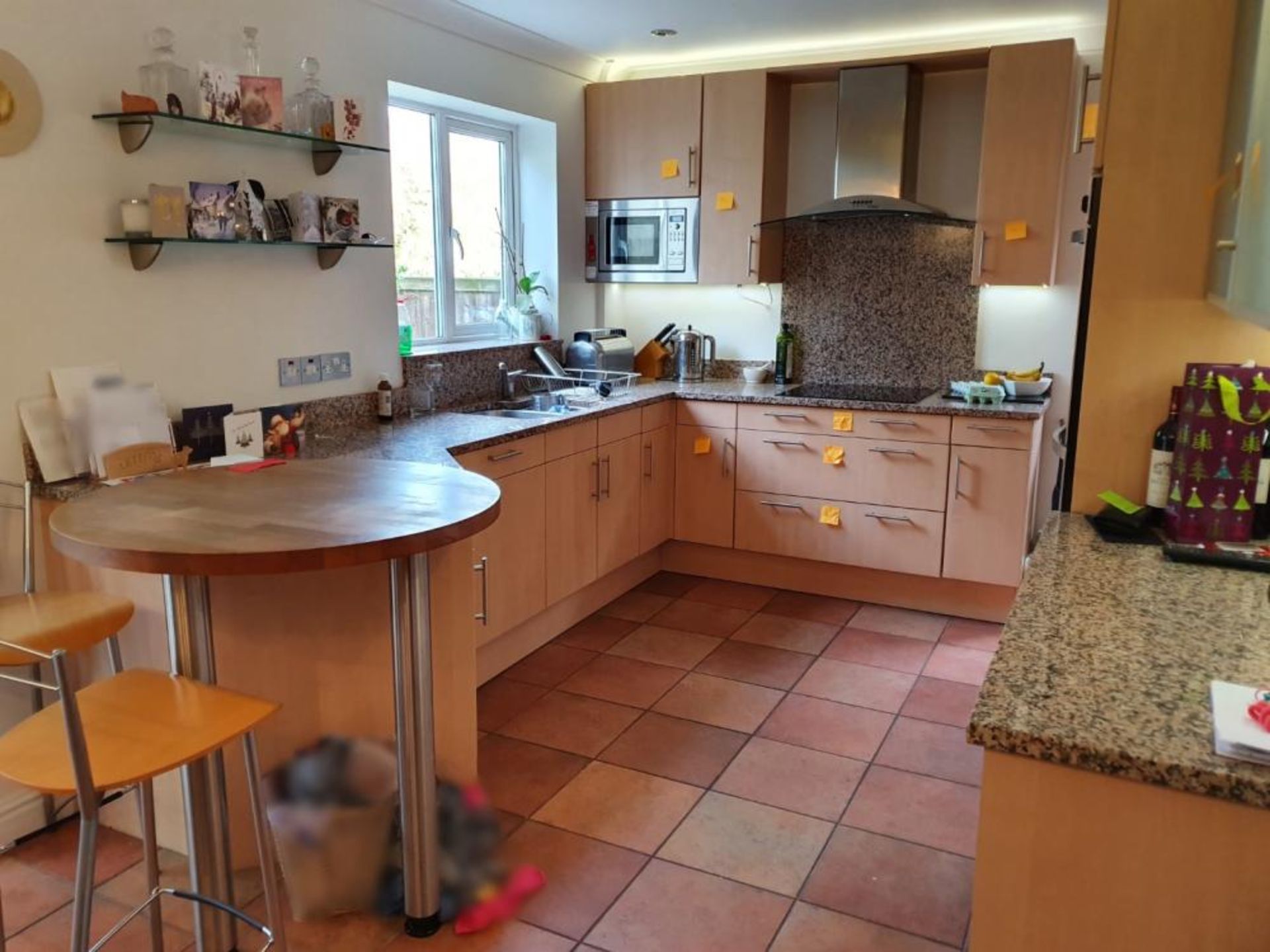 1 x Bespoke 4-Part SieMatic Fitted Kitchen Finished In Wood with Granite Worktops - CL473 - Location