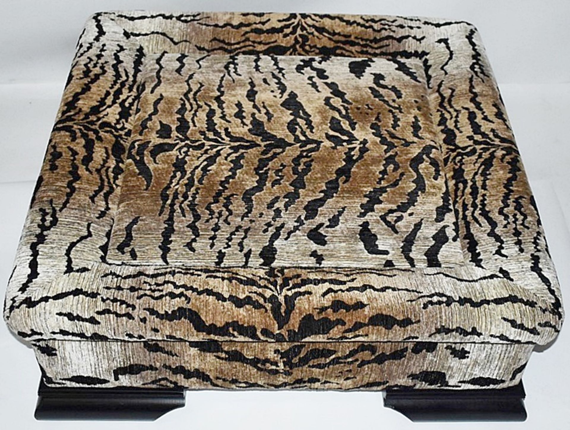 1 x DURESTA 'Kubla Khan' Large Luxury Footstool - Handmade By British Artisans - Original RRP £1,399 - Image 5 of 8