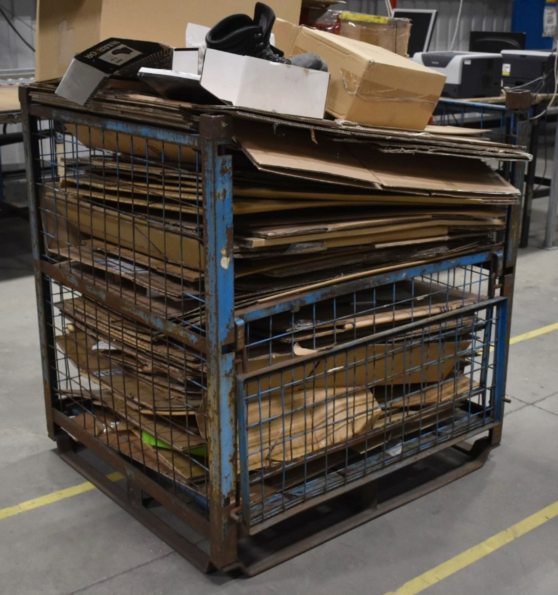 1 x Pallet Cage Full of Cardboard Packing Boxes - H116 x W120 x D100 cms - Ref FE196 WH - CL480 - - Image 2 of 3