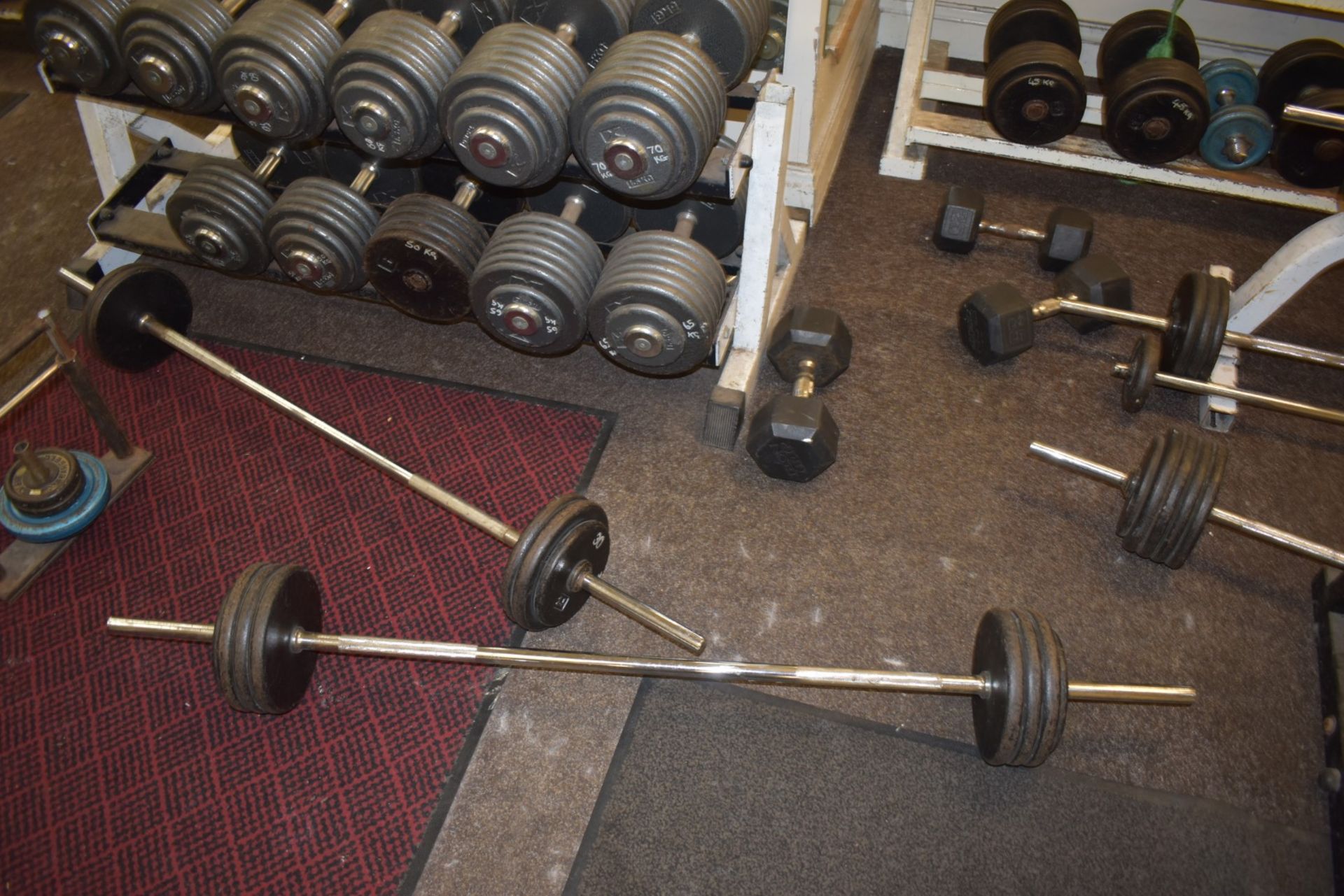 Approx 700 x Weight Lifting Weight Discs, 70 x Weight Lifting Bars, 32 x Weight Dumbells, 15 x - Image 35 of 40