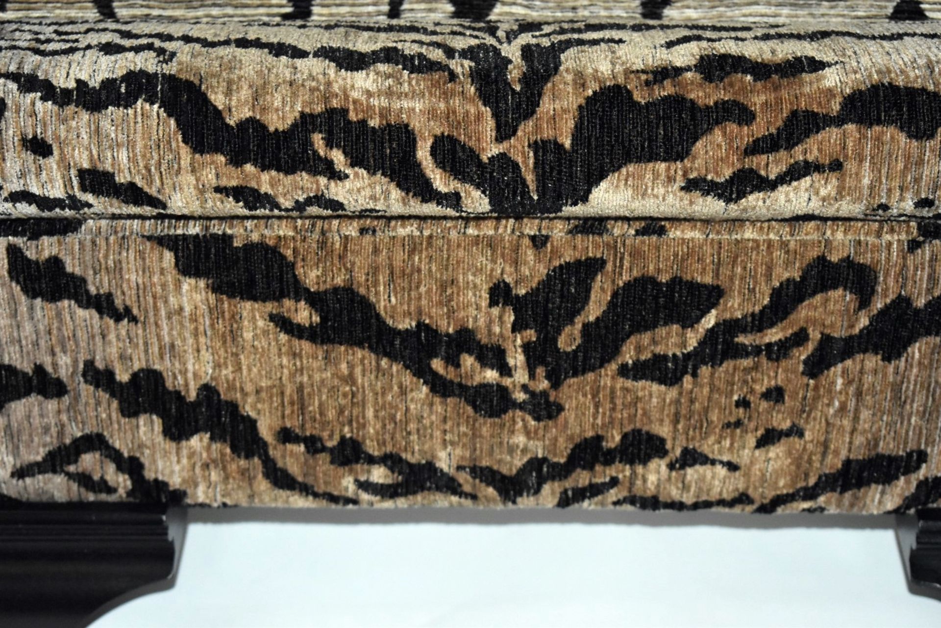 1 x DURESTA 'Kubla Khan' Large Luxury Footstool - Handmade By British Artisans - Original RRP £1,399 - Image 3 of 8