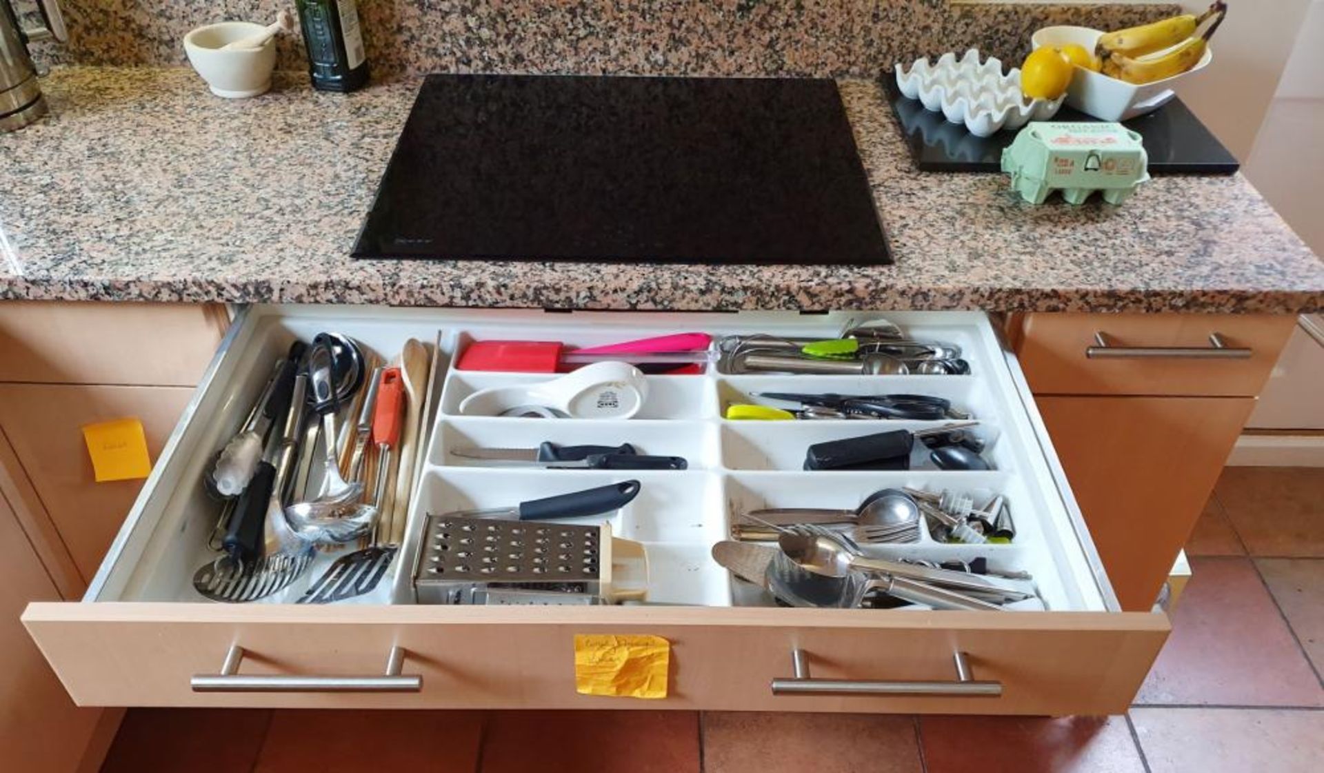 1 x Bespoke 4-Part SieMatic Fitted Kitchen Finished In Wood with Granite Worktops - CL473 - Location - Image 23 of 30