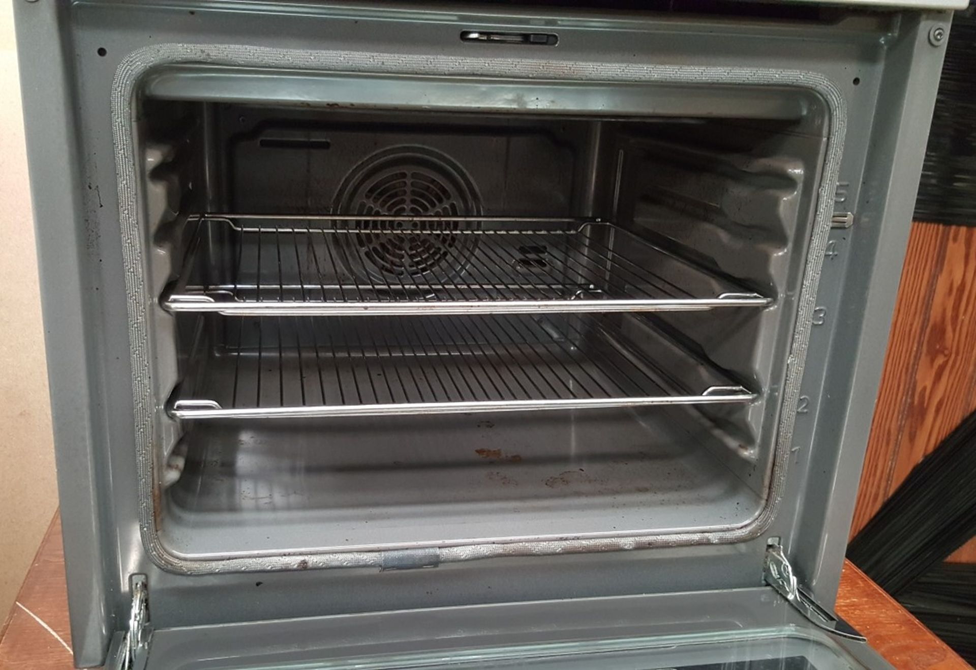 1 x Siemens HB750550B 60cm Built-in PyroKlean Single Oven - Ref CBU32 - NO VAT ON HAMMER - Image 6 of 6