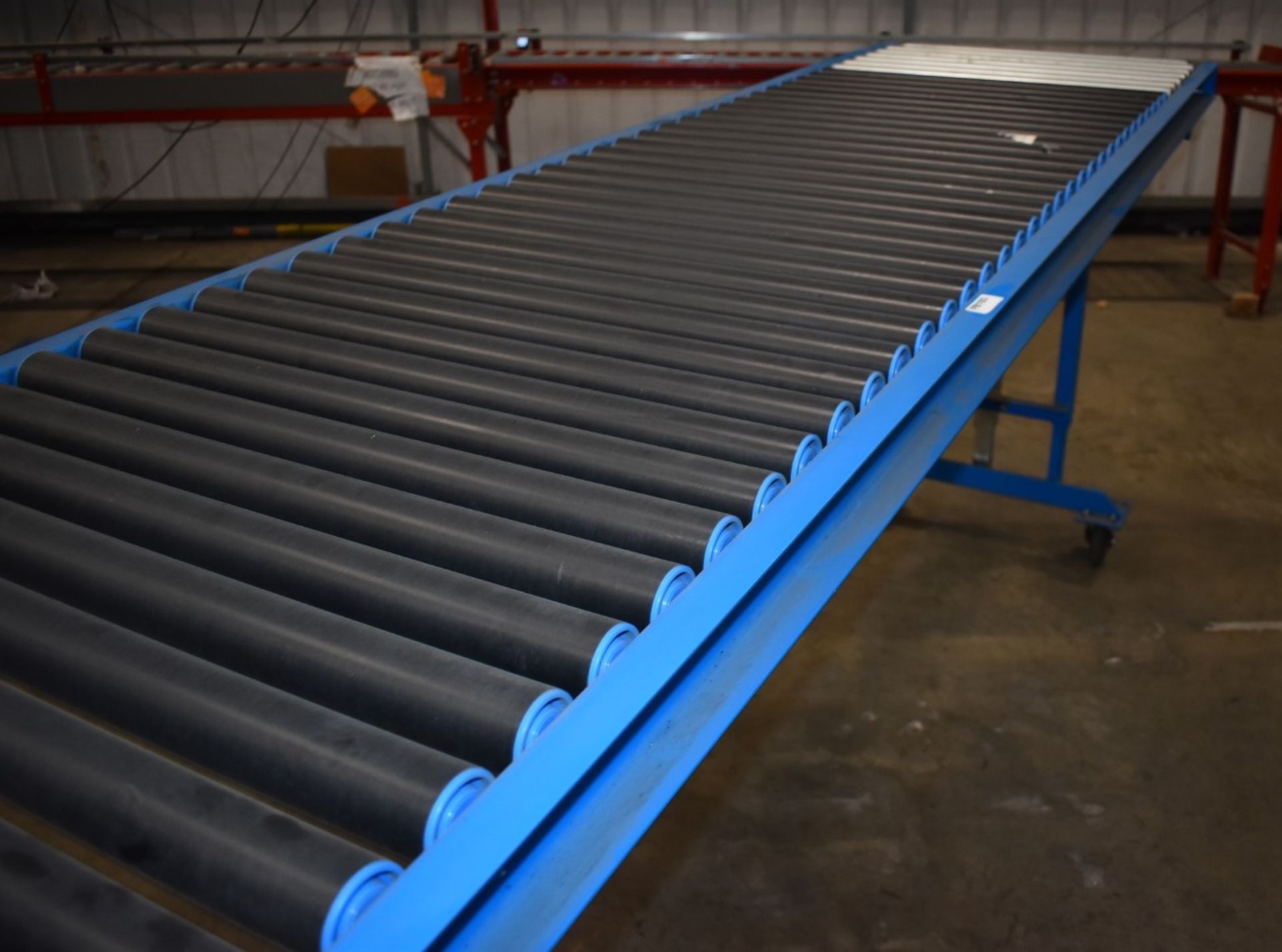 1 x Adjustable Manual Gravity Telescopic Conveyor - For Loading Trucks - Ref FE193A - CL480 - - Image 5 of 9