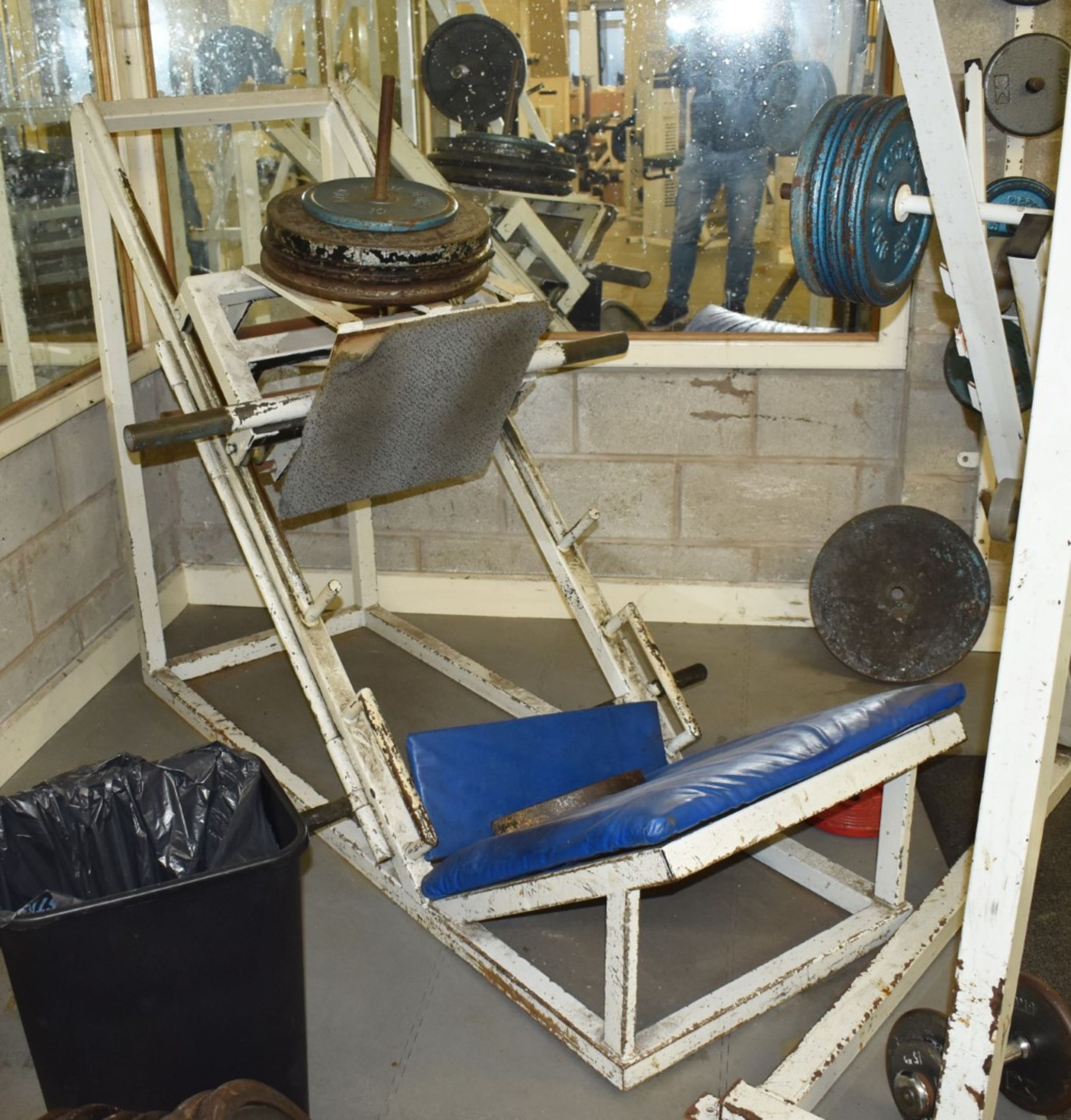 Contents of Bodybuilding and Strongman Gym - Includes Approx 30 Pieces of Gym Equipment, Floor Mats, - Image 44 of 95