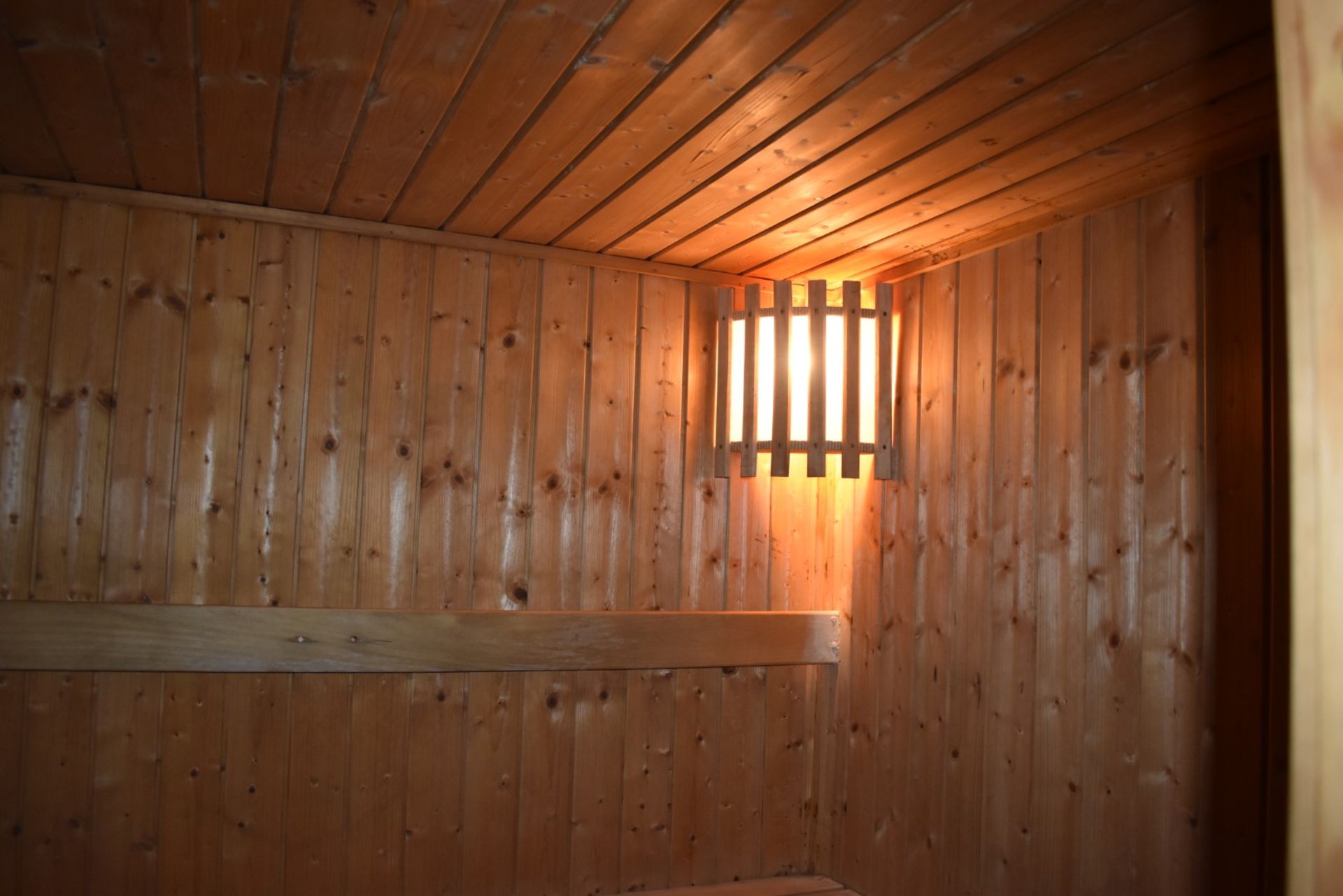 1 x Indoor Timber Sauna With Accessories and Glass Door - H200 x W130 x D230 cms - CL476 - Location: - Image 2 of 24