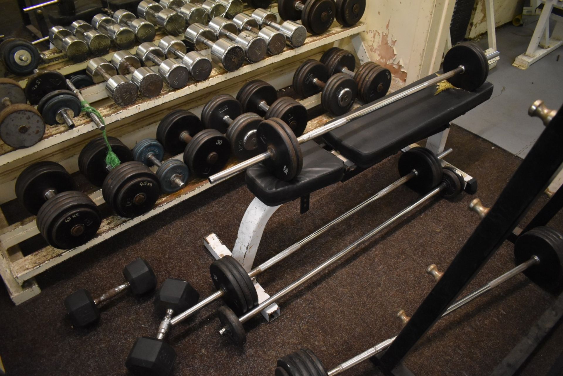 Approx 700 x Weight Lifting Weight Discs, 70 x Weight Lifting Bars, 32 x Weight Dumbells, 15 x - Image 11 of 40