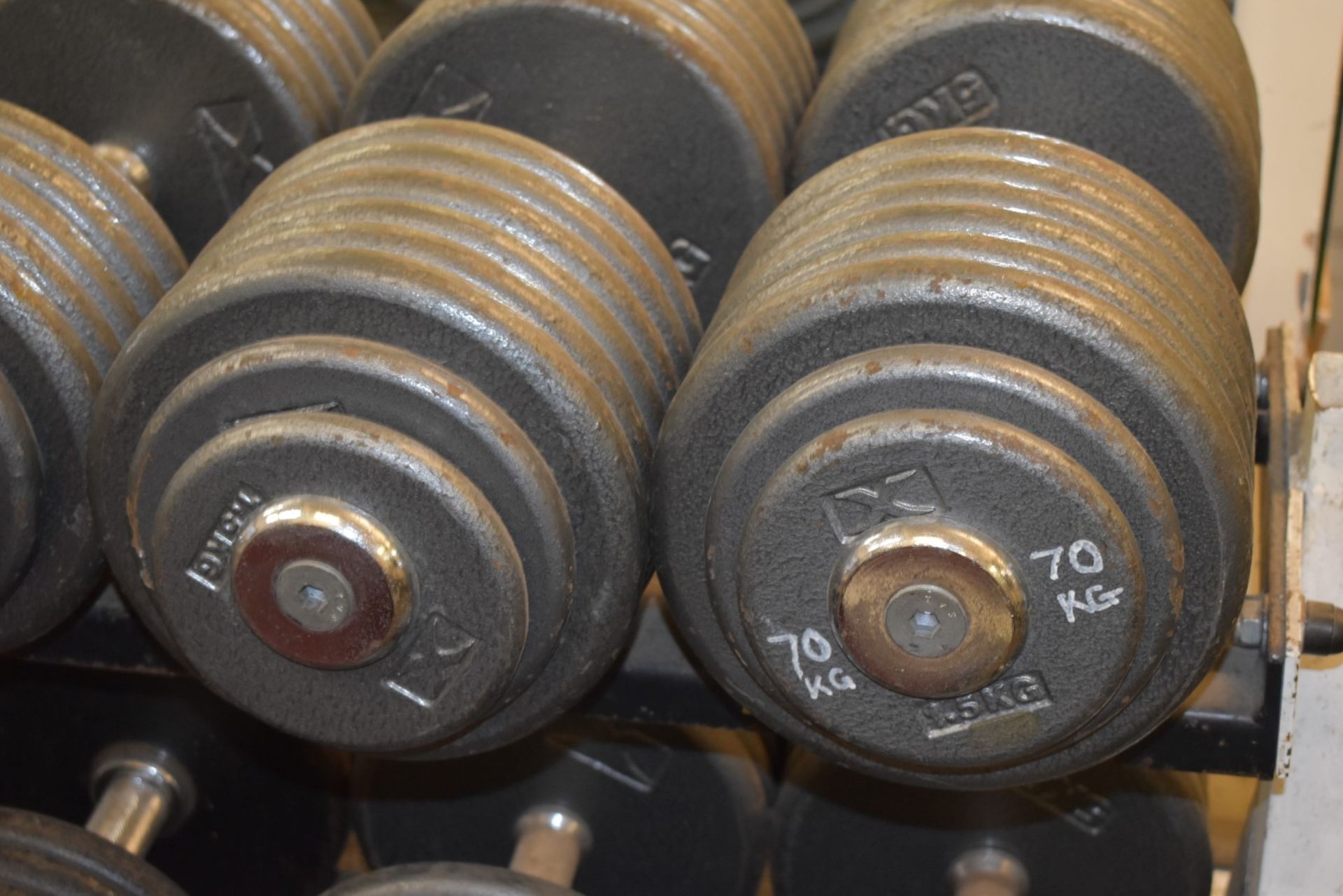 Approx 700 x Weight Lifting Weight Discs, 70 x Weight Lifting Bars, 32 x Weight Dumbells, 15 x - Image 27 of 40