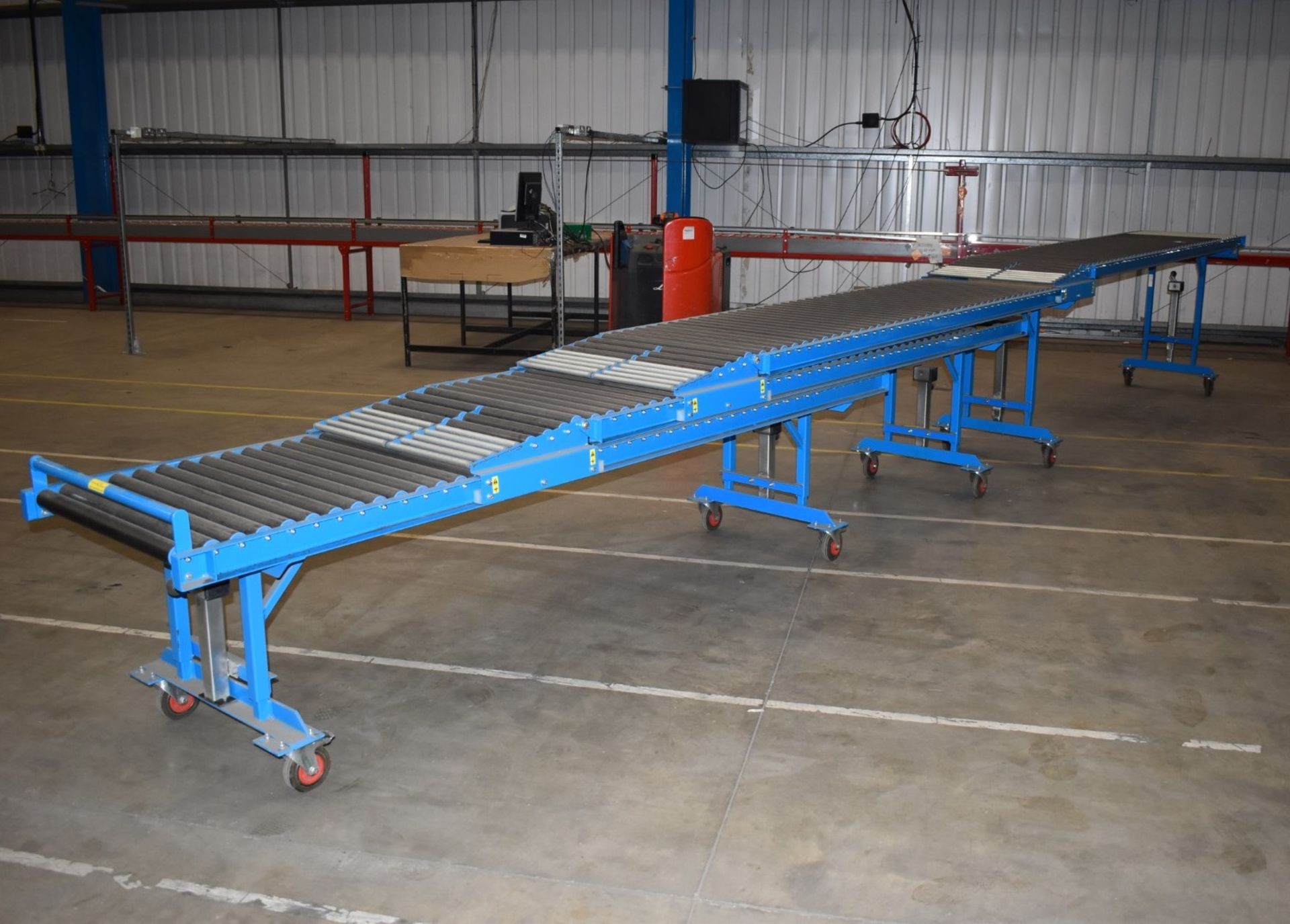 1 x Adjustable Manual Gravity Telescopic Conveyor - For Loading Trucks - Ref FE193A - CL480 -