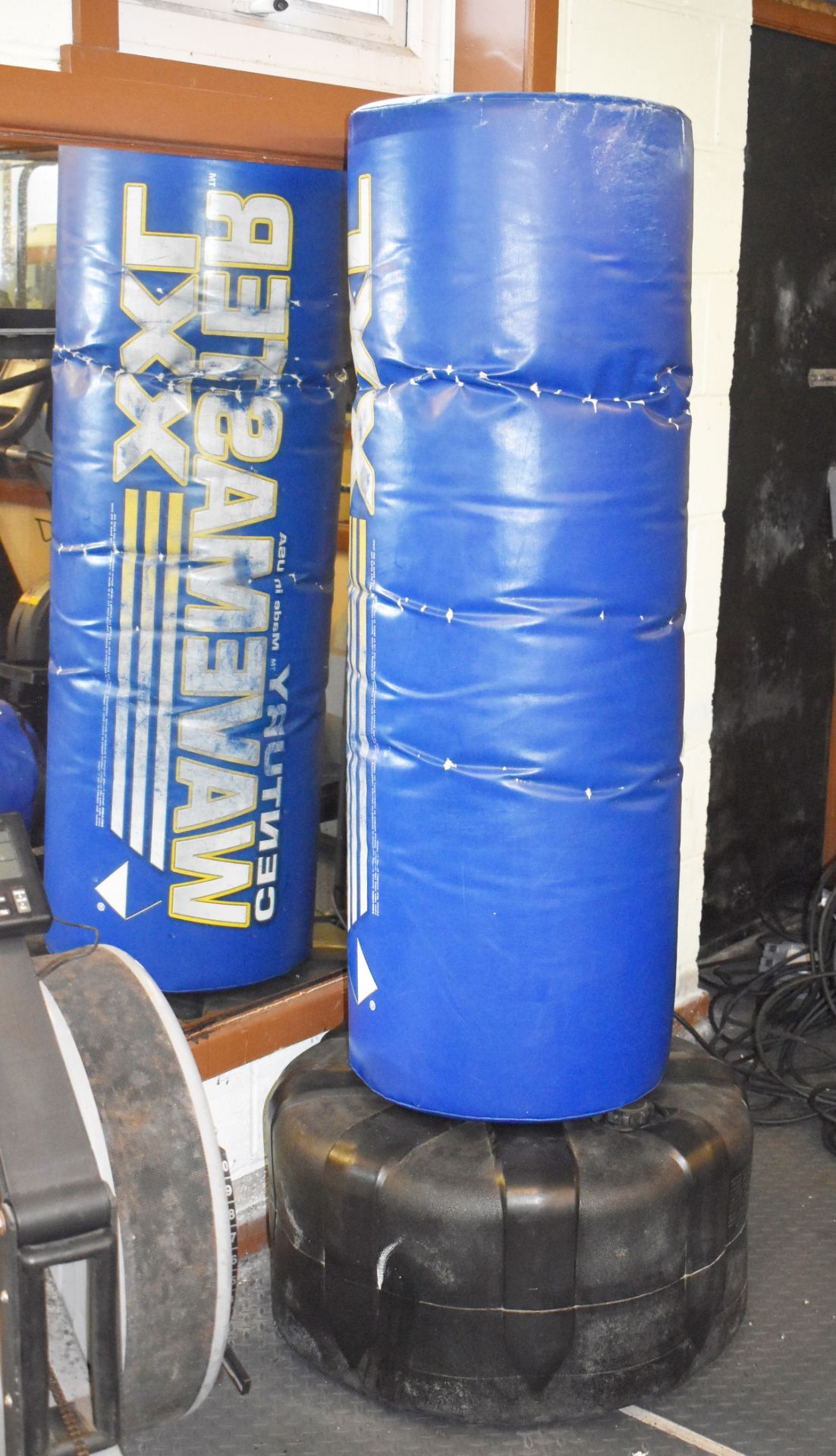 2 x Freestanding Punch / Kick Bags Plus Selection of Fighting Gloves - CL476 - Location: Liverpool