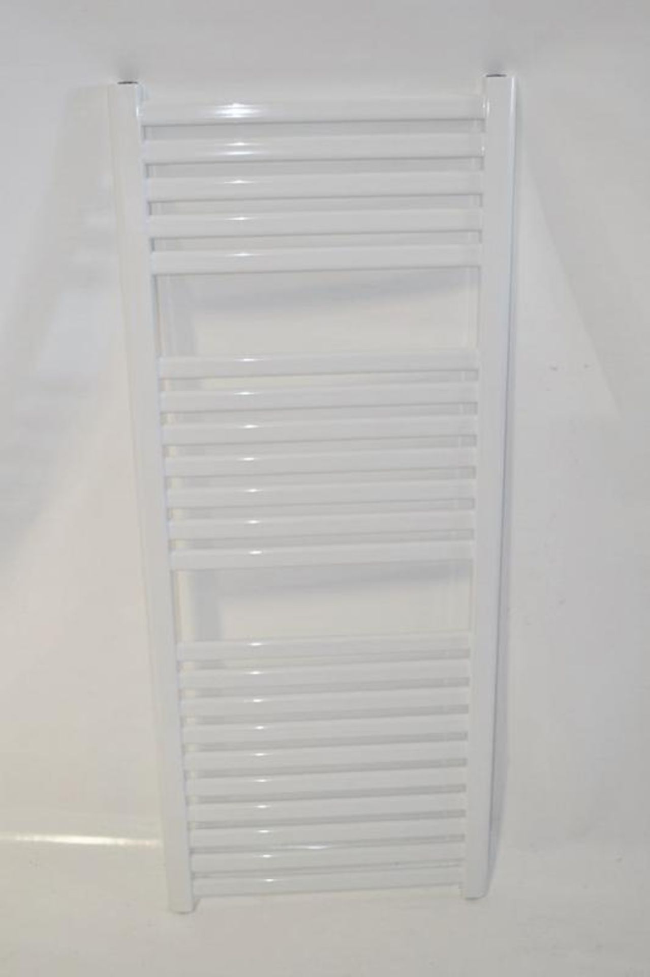 1 x OVAL Heated Towel Rail Radiator In White (TW27) - Unused Boxed Stock - Size: 1200 x 500mm - CL19 - Image 10 of 10