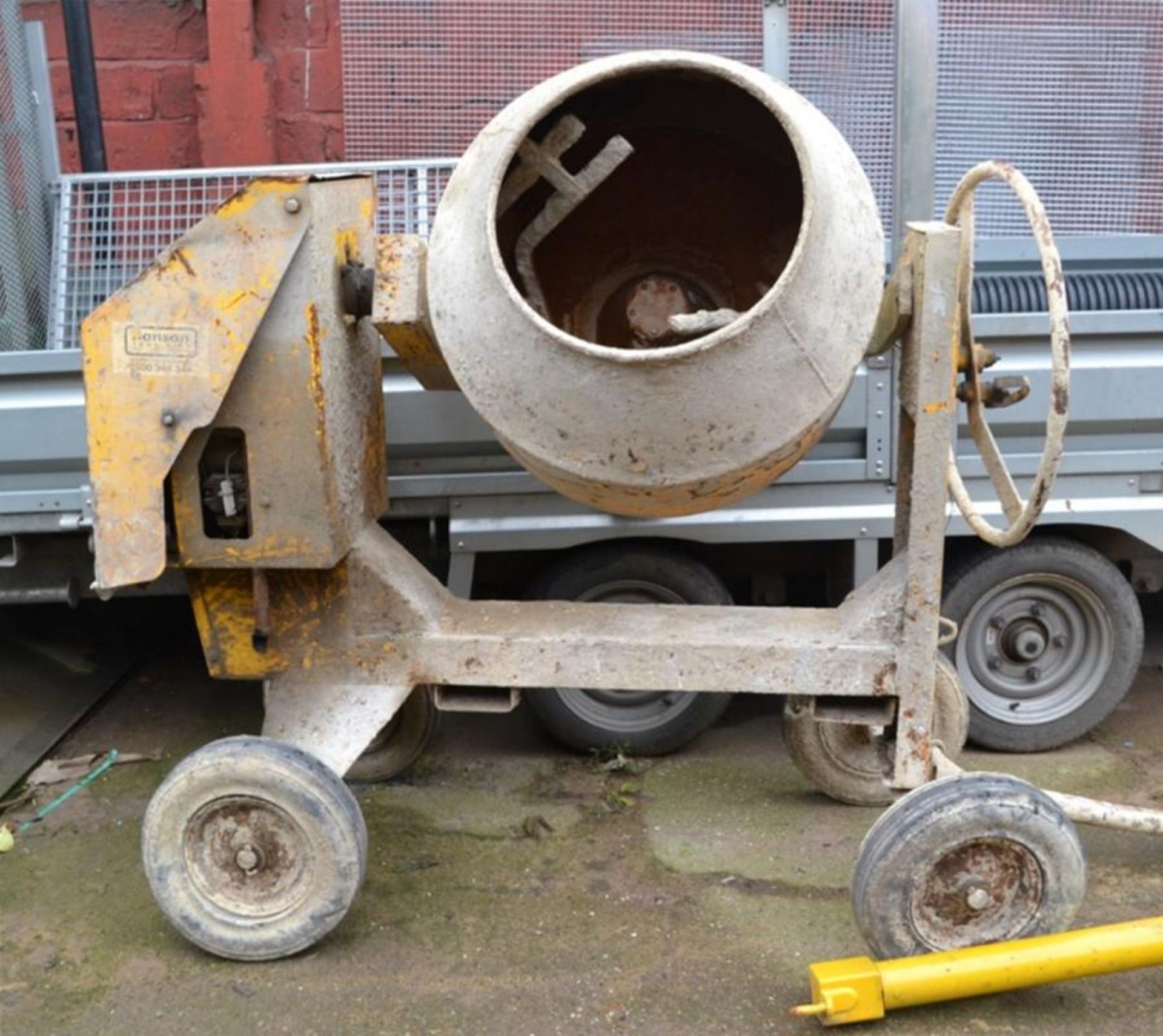 1 x Large Industrial Cement Mixer - CL464 - Location:Liverpool L19 - Used