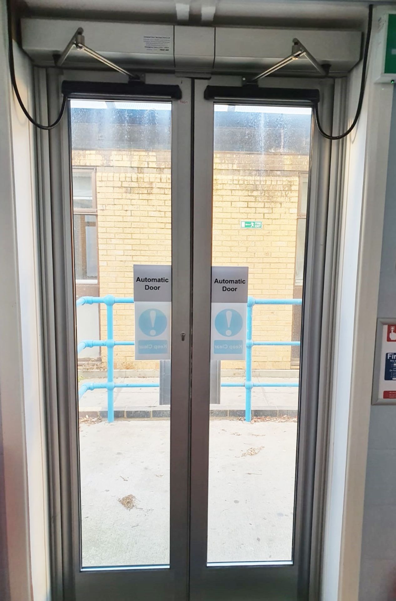 4 x Automatic External Double Doors - Metal Doors With Single Toughened Glass Panels - H240 x W123 - Image 4 of 5