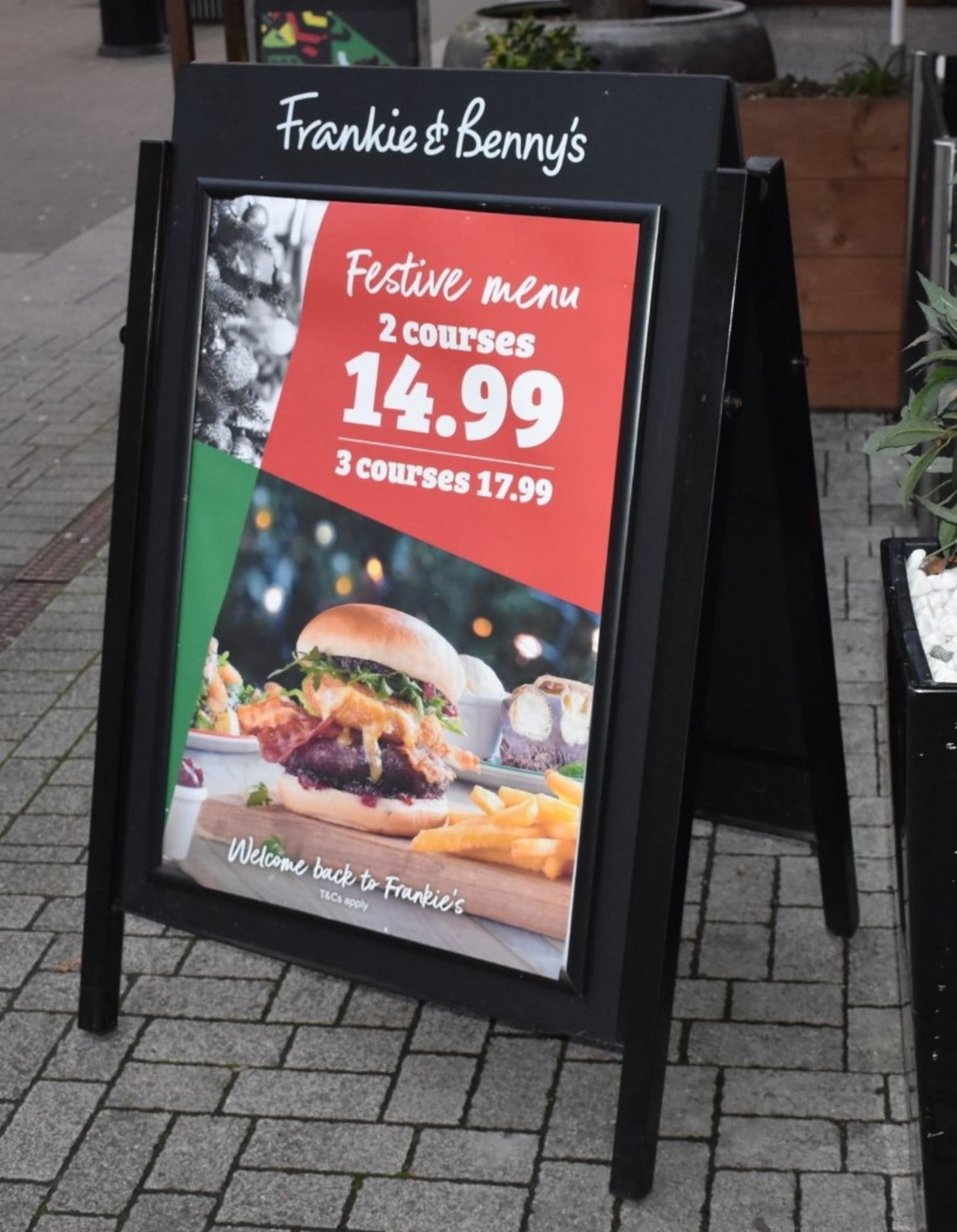 1 x Double-Sided Advertising A Board - Dimensions: W80 x H125cm - CL470 - Location: