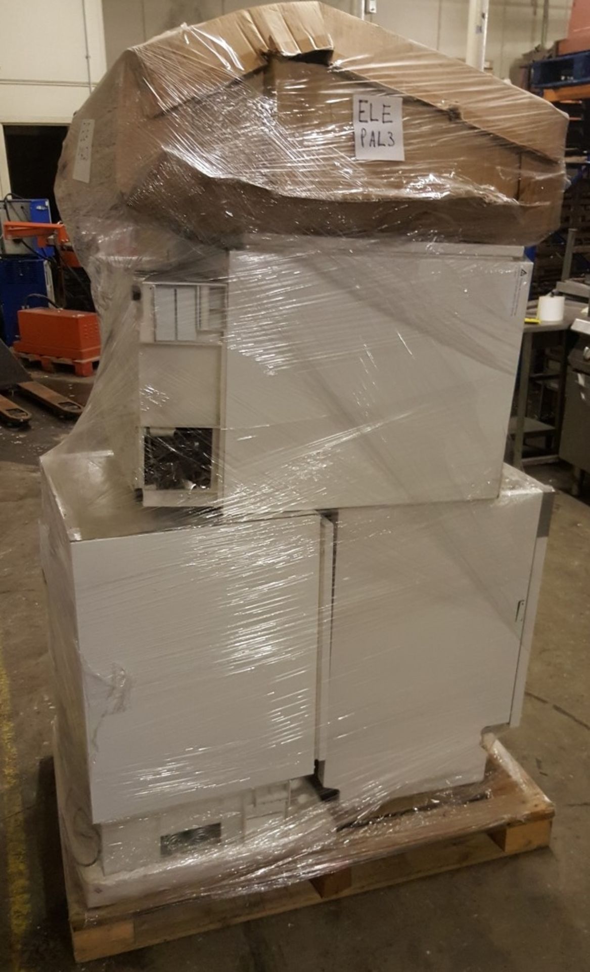 1 x Assorted Pallet of Domestic Appliances - Includes Fridges, Dishwasher & More REF: ELEPAL3 - Image 4 of 9
