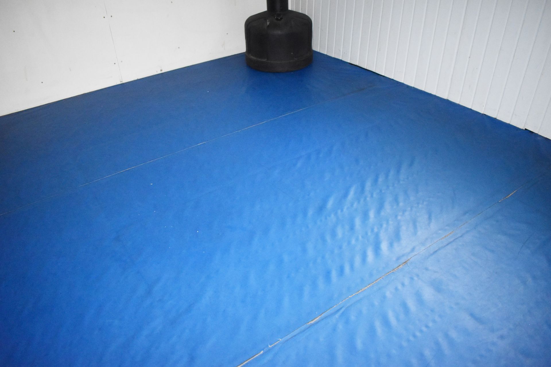 1 x Martial Arts Padded Floor With Easy Clean Surface - Good Condition - Total Width 420cms x - Image 5 of 7