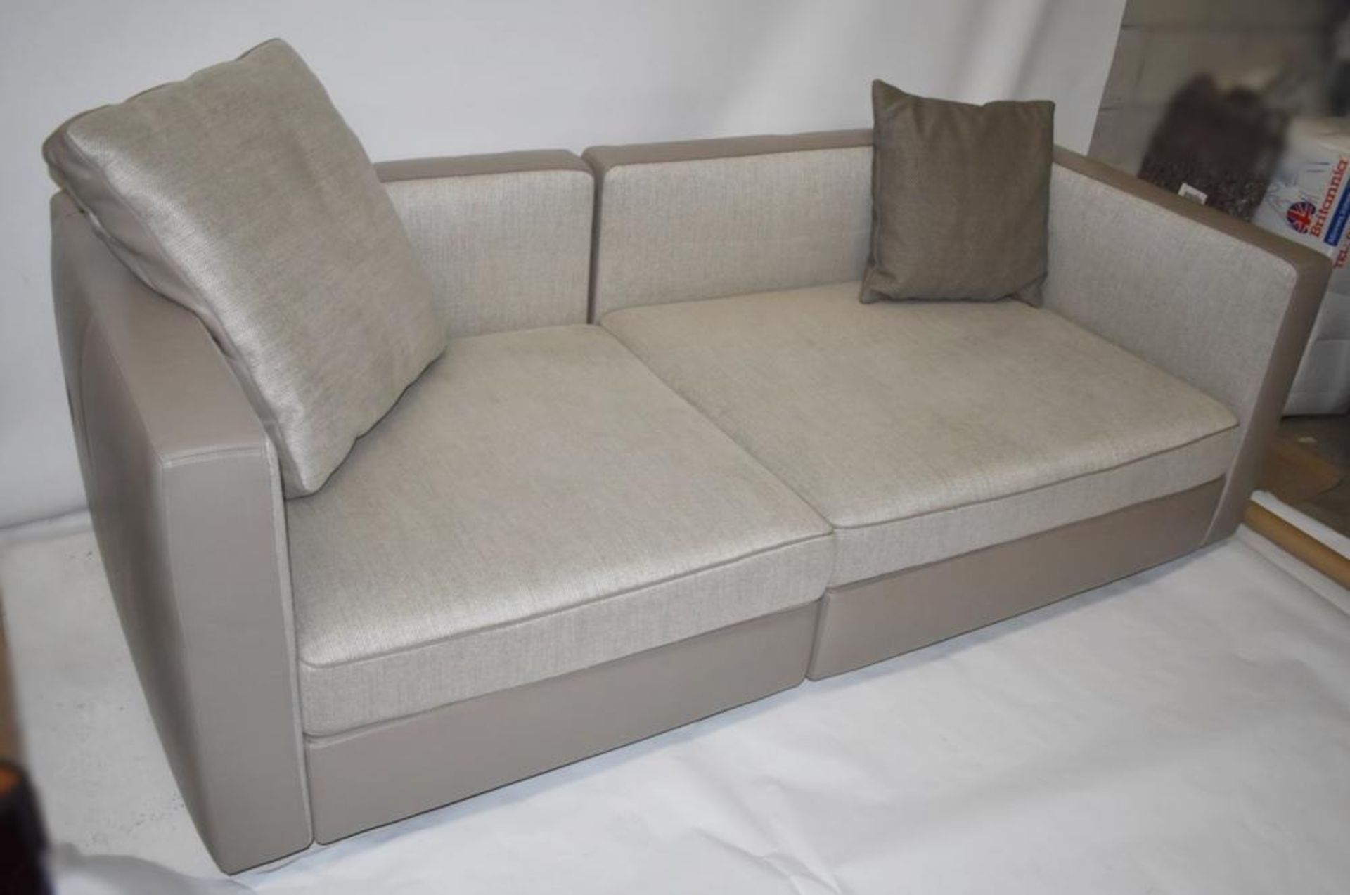 1 x POLTRONA FRAU 2-Section Modular Sofa - In Grey Fabric And Leather - Original RRP £5,639 - Image 3 of 9